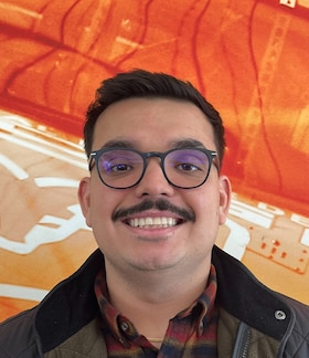 Staff member Henrique "Hank" Santos from 1df67ef89177