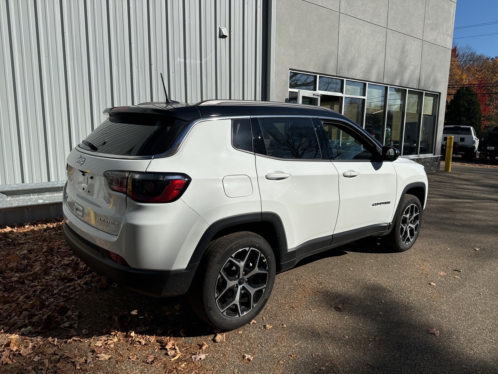 2025 Bright White Jeep Compass LIMITED 4X4 4X4 SUV