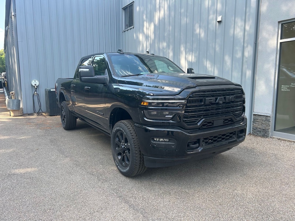 New 2026 Ram 2500 LARAMIE CREW CAB 4X4 6'4 BOX Pickup
