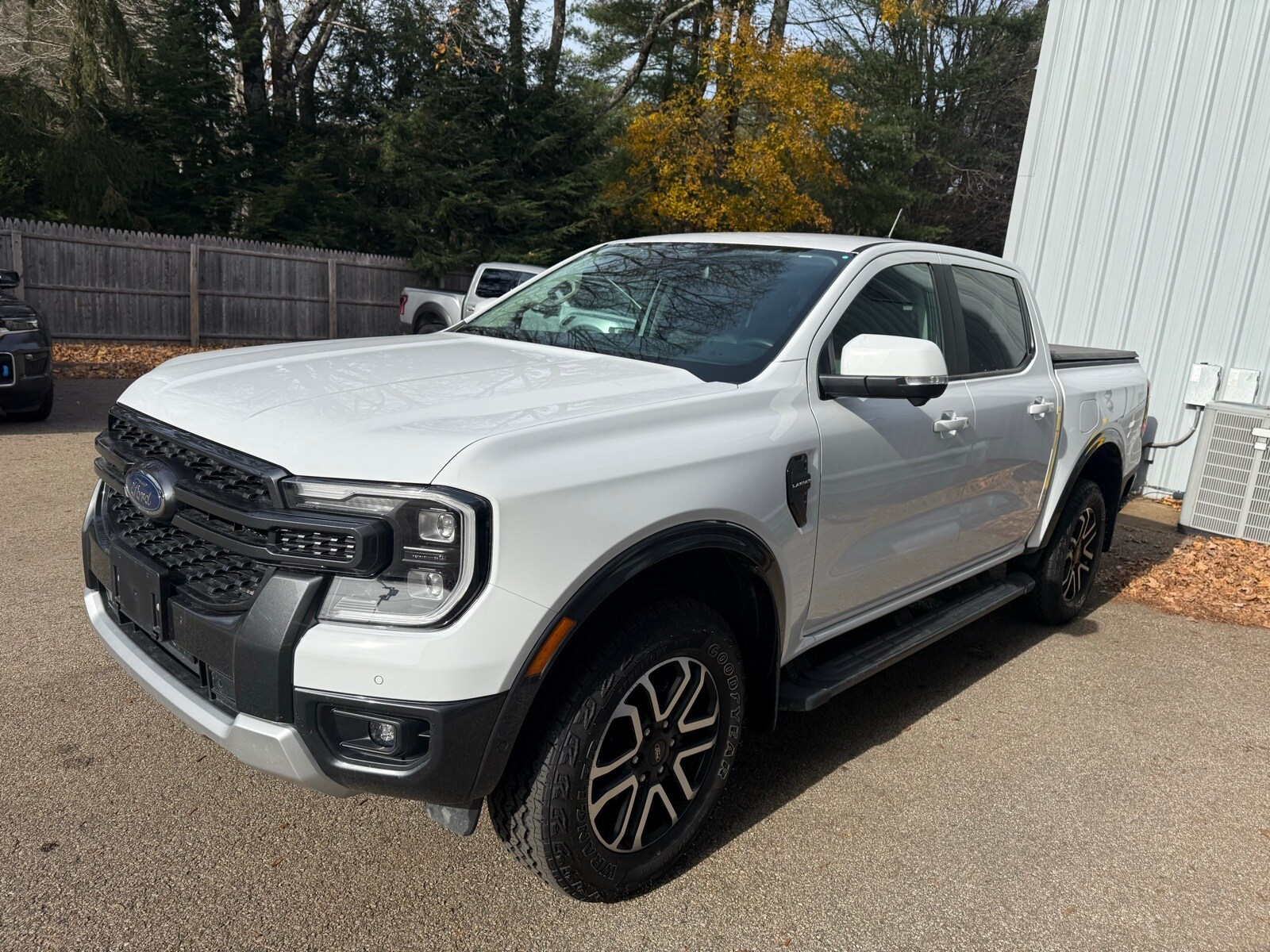 2024 Ford Ranger Lariat photo 2