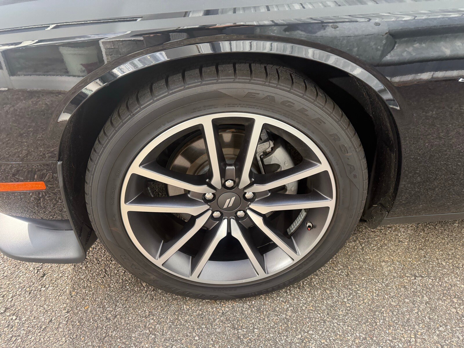 2023 Dodge Challenger R/T photo 4