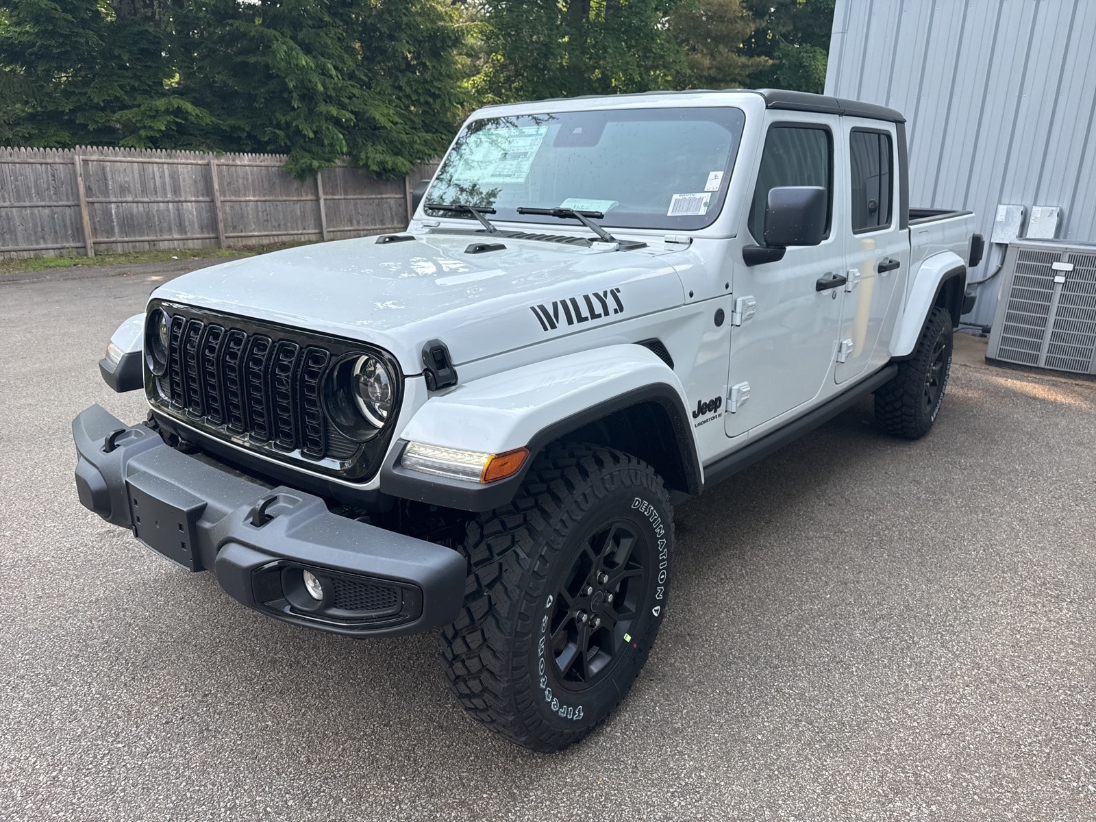 2025 Bright White Jeep Gladiator WILLYS 4X4 4X4 Truck