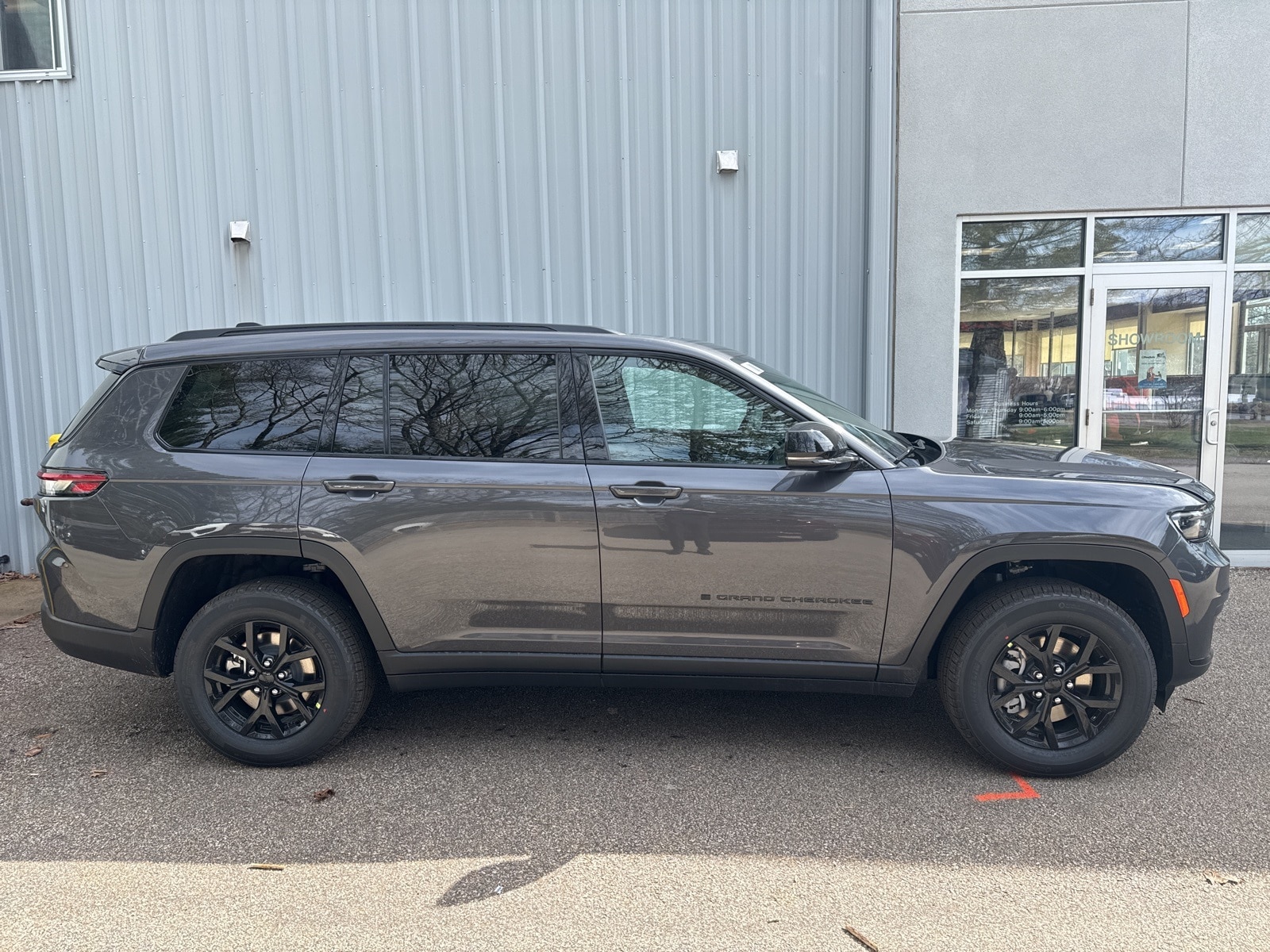 2025 Baltic Gray Jeep Grand Cherokee L ALTITUDE X 4X4 4X4 SUV