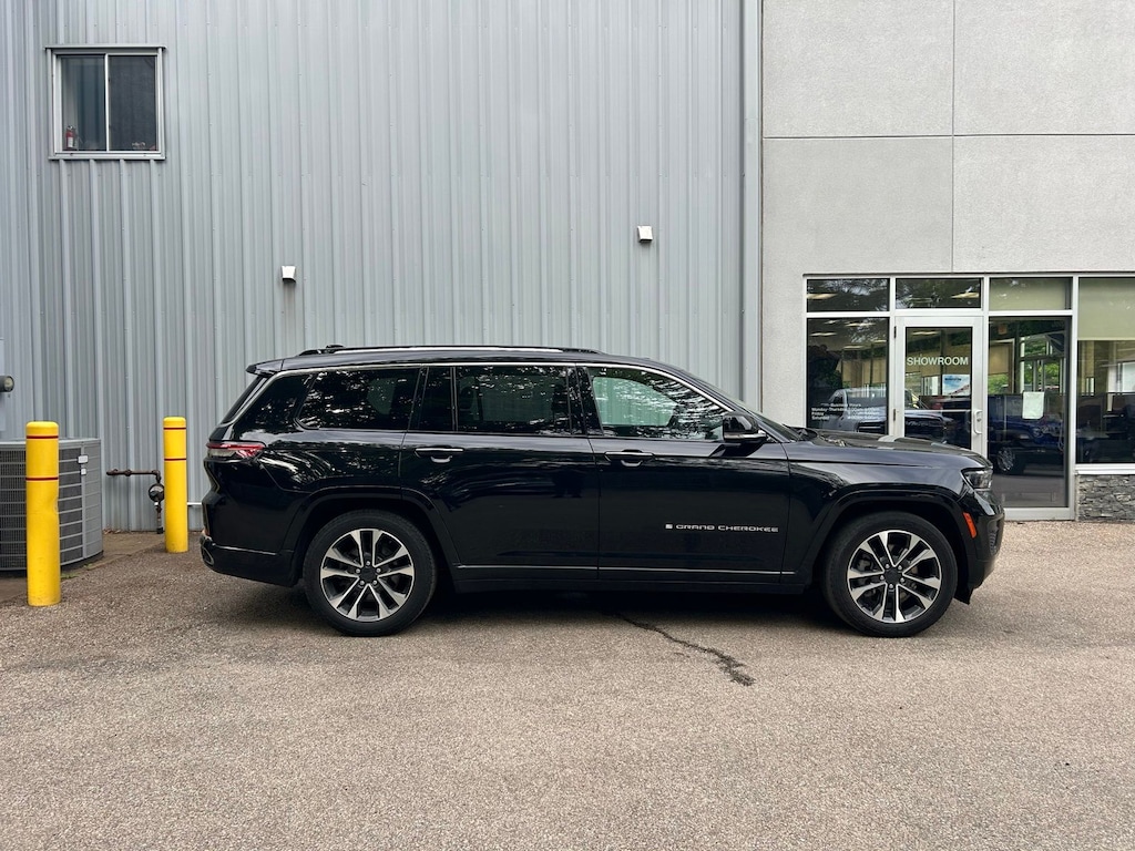 Used 2023 Jeep Grand Cherokee L Overland SUV