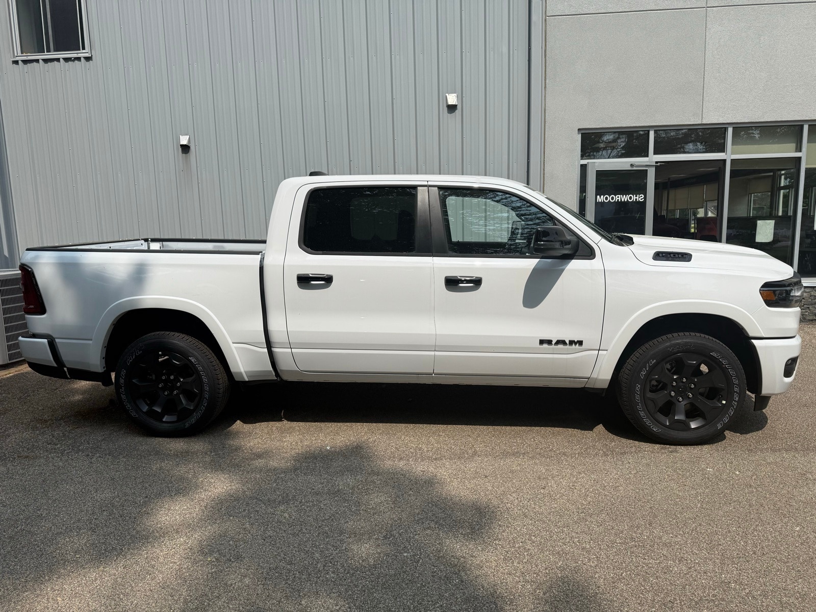 2025 Bright White Ram 1500 BIG HORN CREW CAB 4X4 5'7 BOX 4X4 Truck