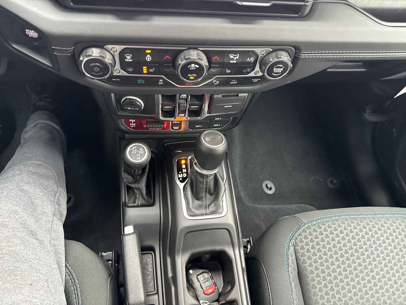 2024 Granite Crystal Jeep Wrangler 4xe 4-DOOR RUBICON 4X4 SUV
