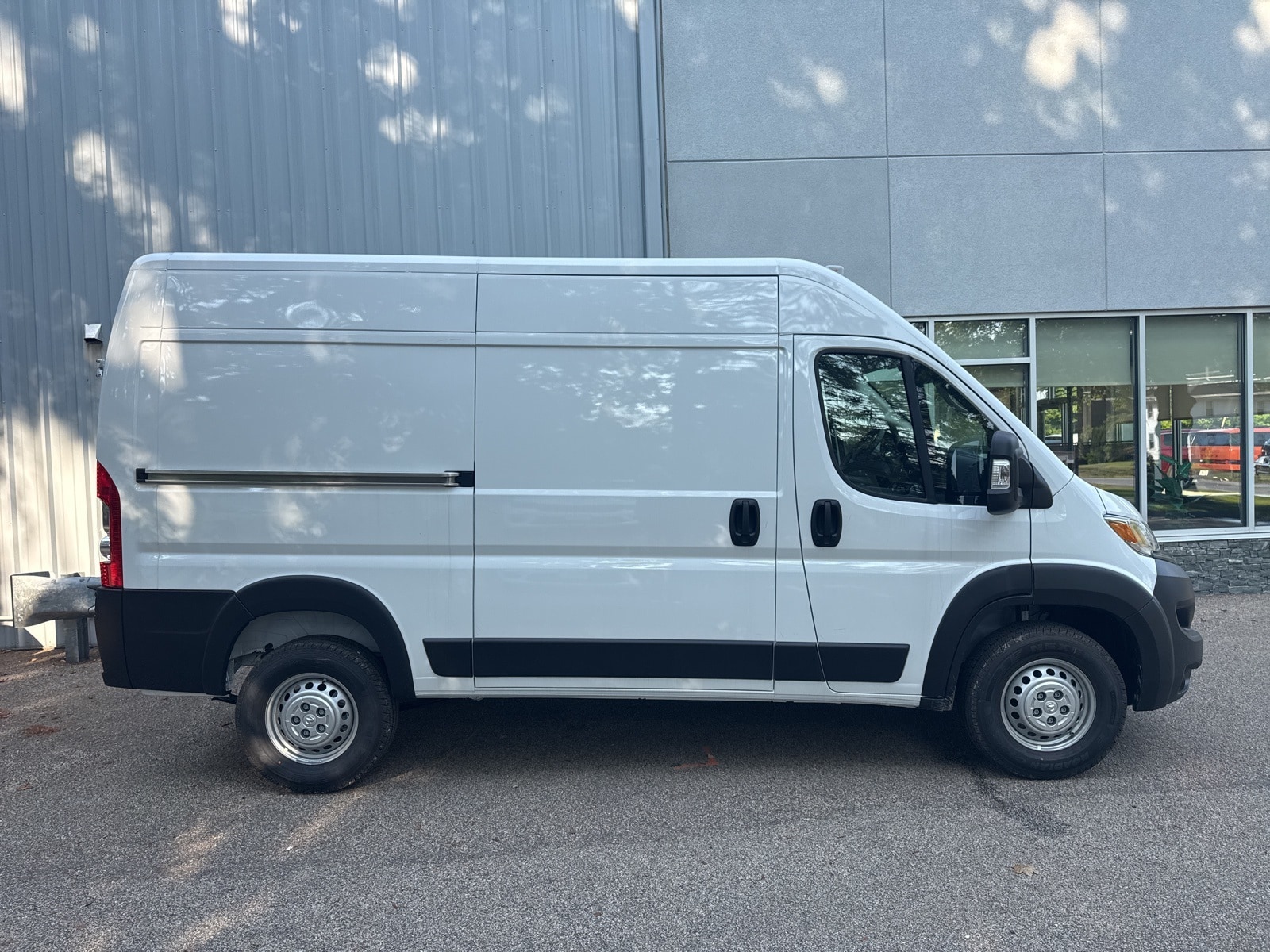 2025 Bright White Ram ProMaster Cargo Van PROMASTER 1500 TRADESMAN CARGO VAN HIGH ROOF 136' FWD Van