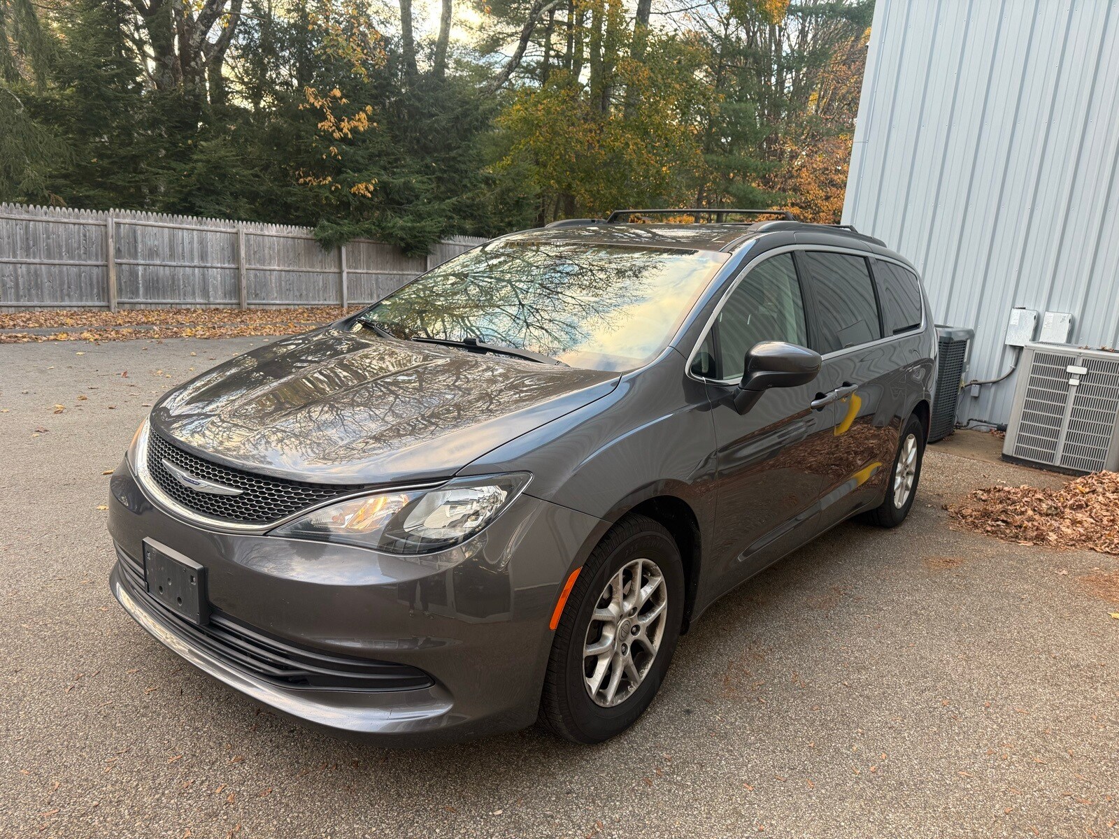 2020 Chrysler Voyager LXi photo 3