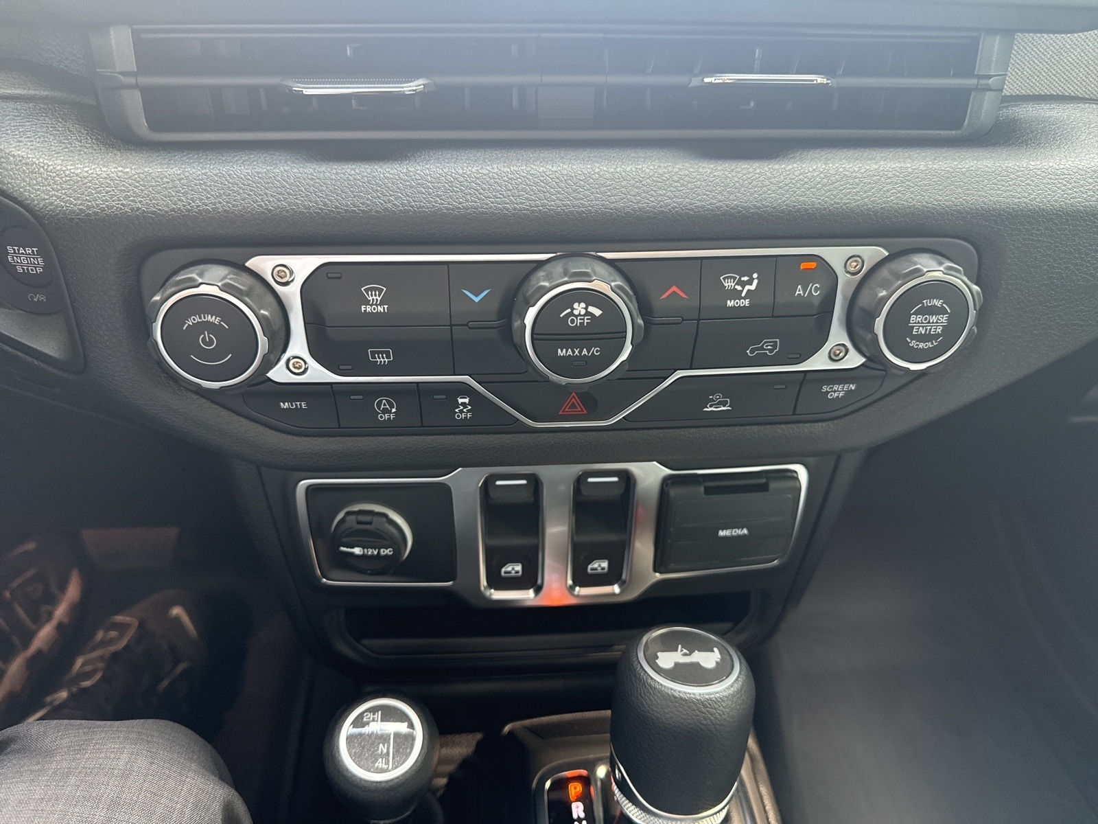 2025 41 Jeep Wrangler 2-DOOR SPORT 4X4 SUV