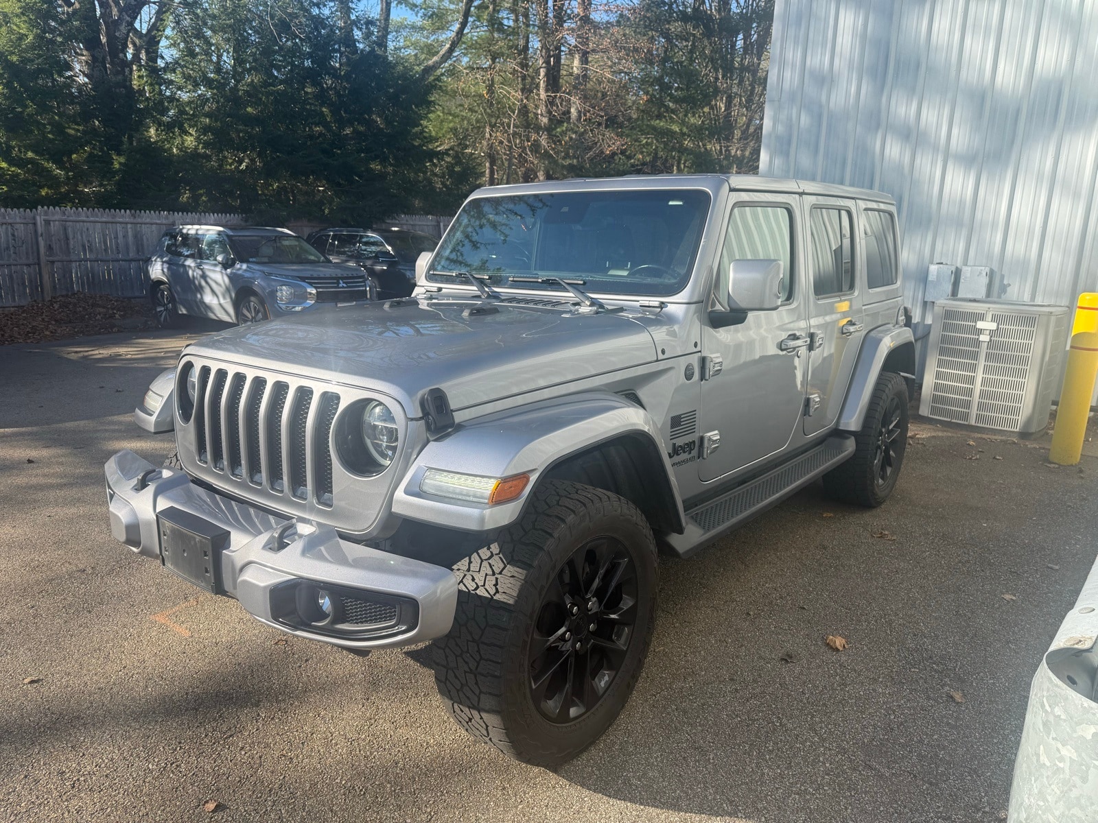 2021 Jeep Wrangler Unlimited Sahara High Altitude photo 2