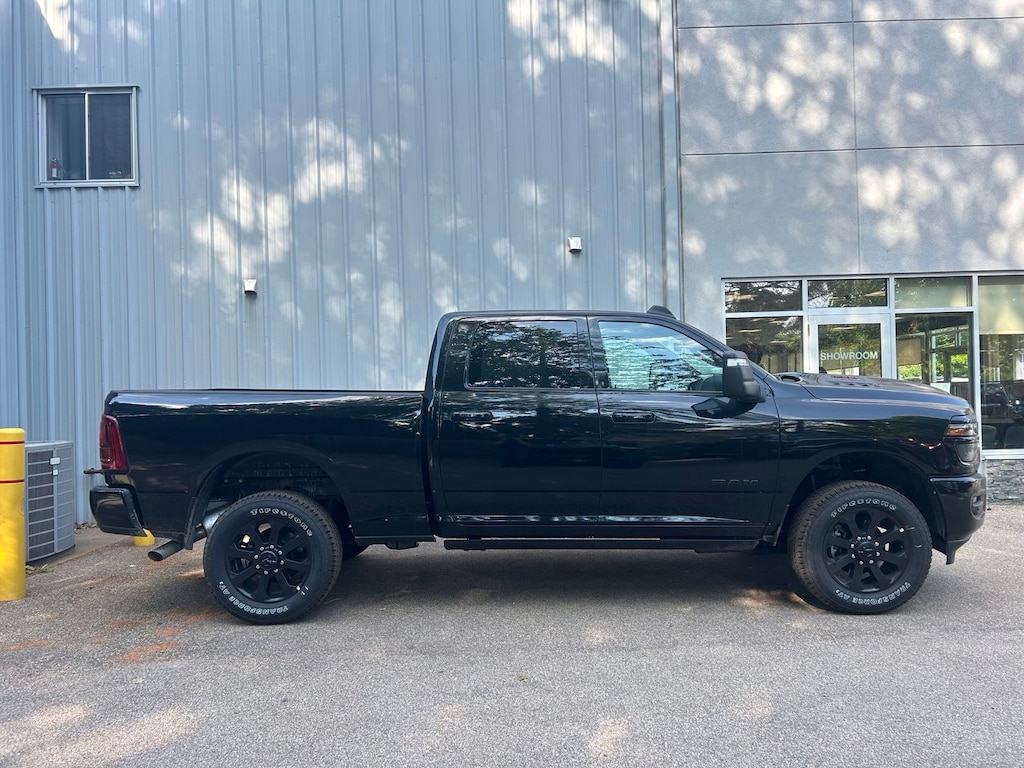 New 2026 Ram 2500 LARAMIE CREW CAB 4X4 6'4 BOX Pickup