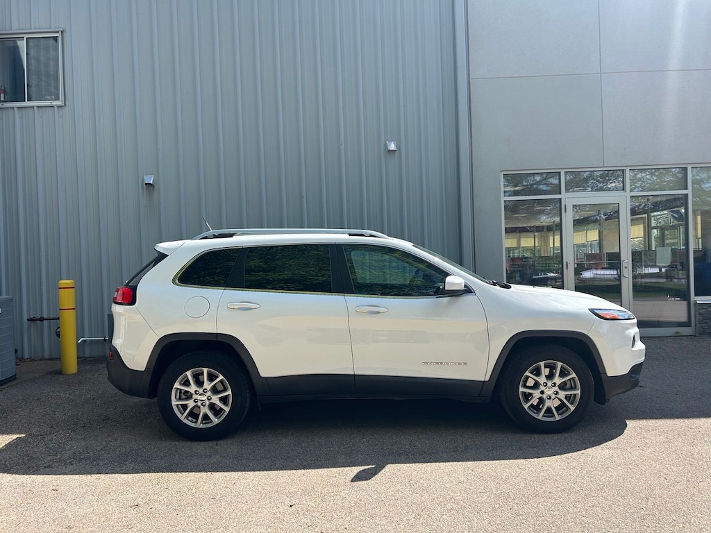 Used 2015 Jeep Cherokee Latitude SUV