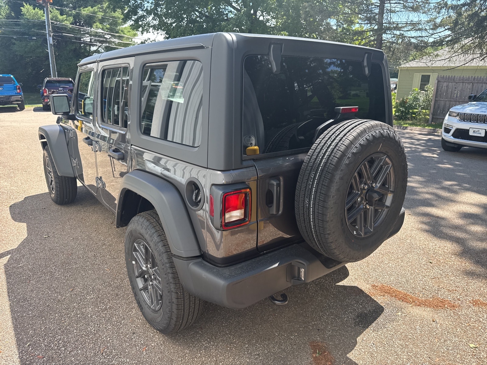 2025 Granite Crystal Jeep Wrangler 4-DOOR SPORT S 4X4 SUV