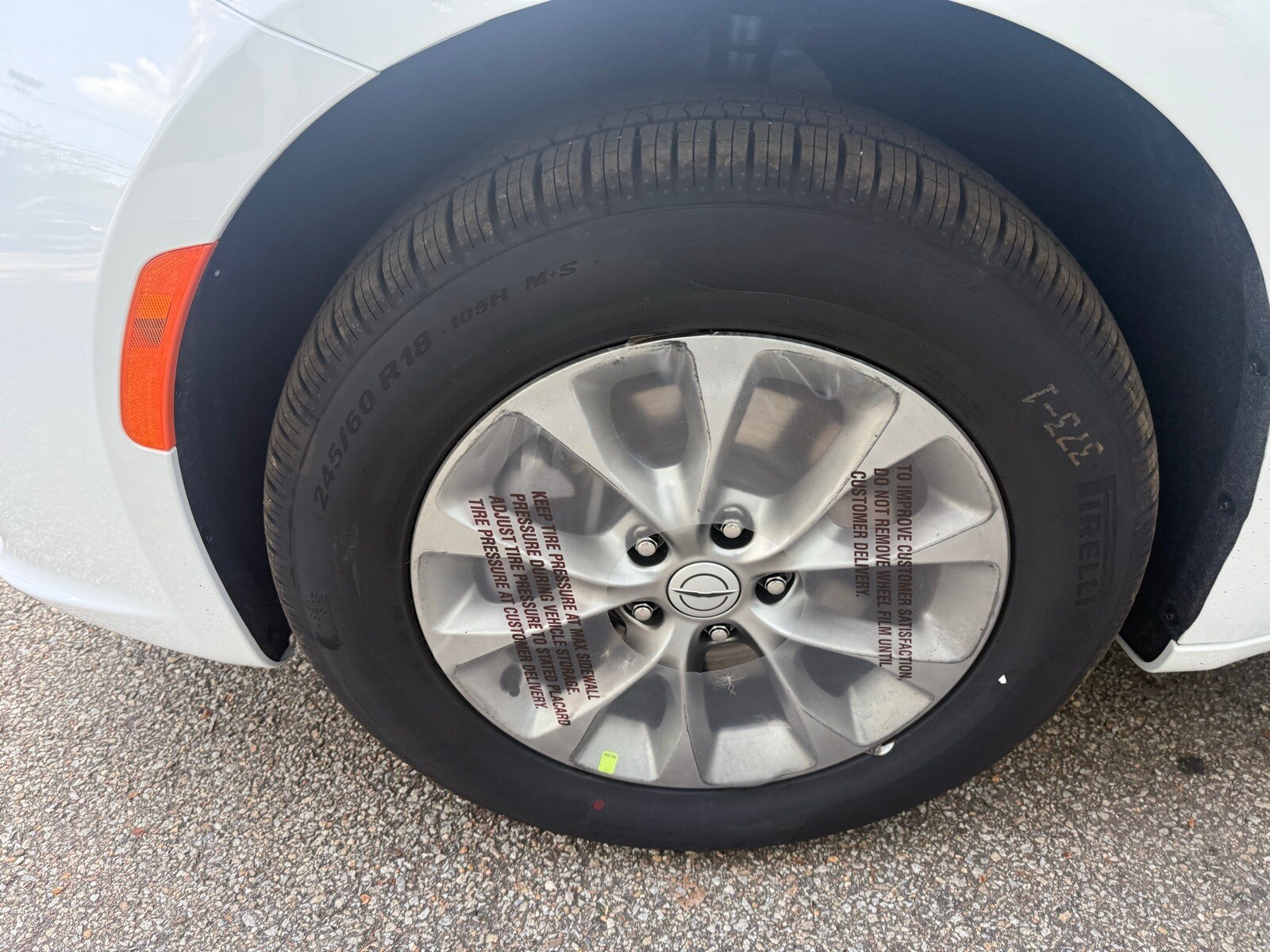 2026 Chrysler Pacifica photo 4