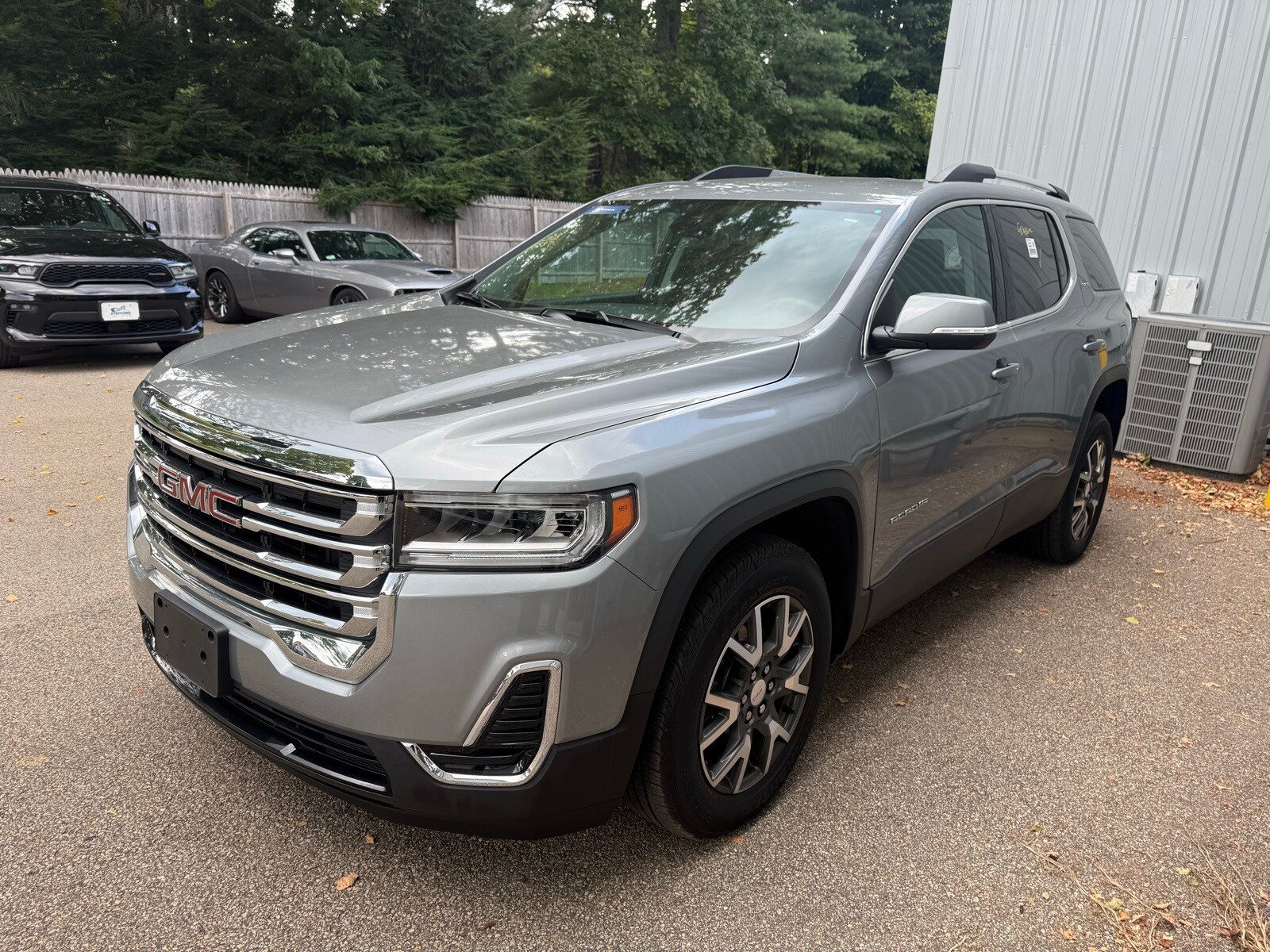 2023 Gmc Acadia SLE photo 3