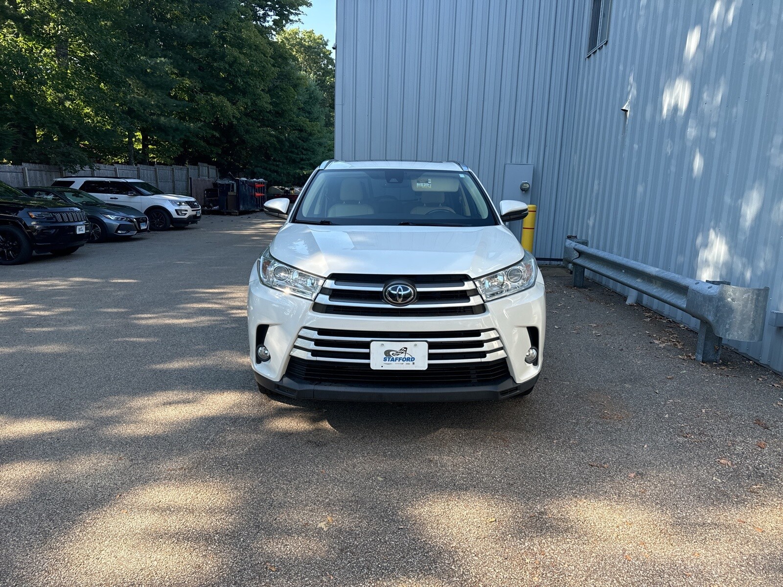 Used 2018 Toyota Highlander XLE with VIN 5TDJZRFH6JS834655 for sale in Stafford, CT