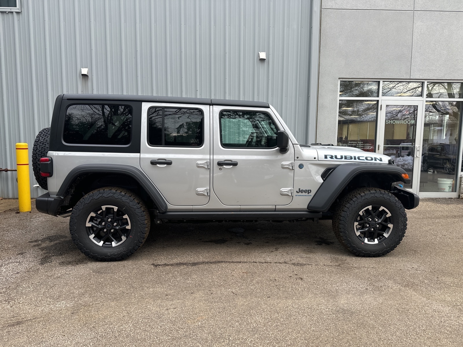 2024 Silver Zynith Jeep Wrangler 4xe 4-DOOR RUBICON 4X4 SUV