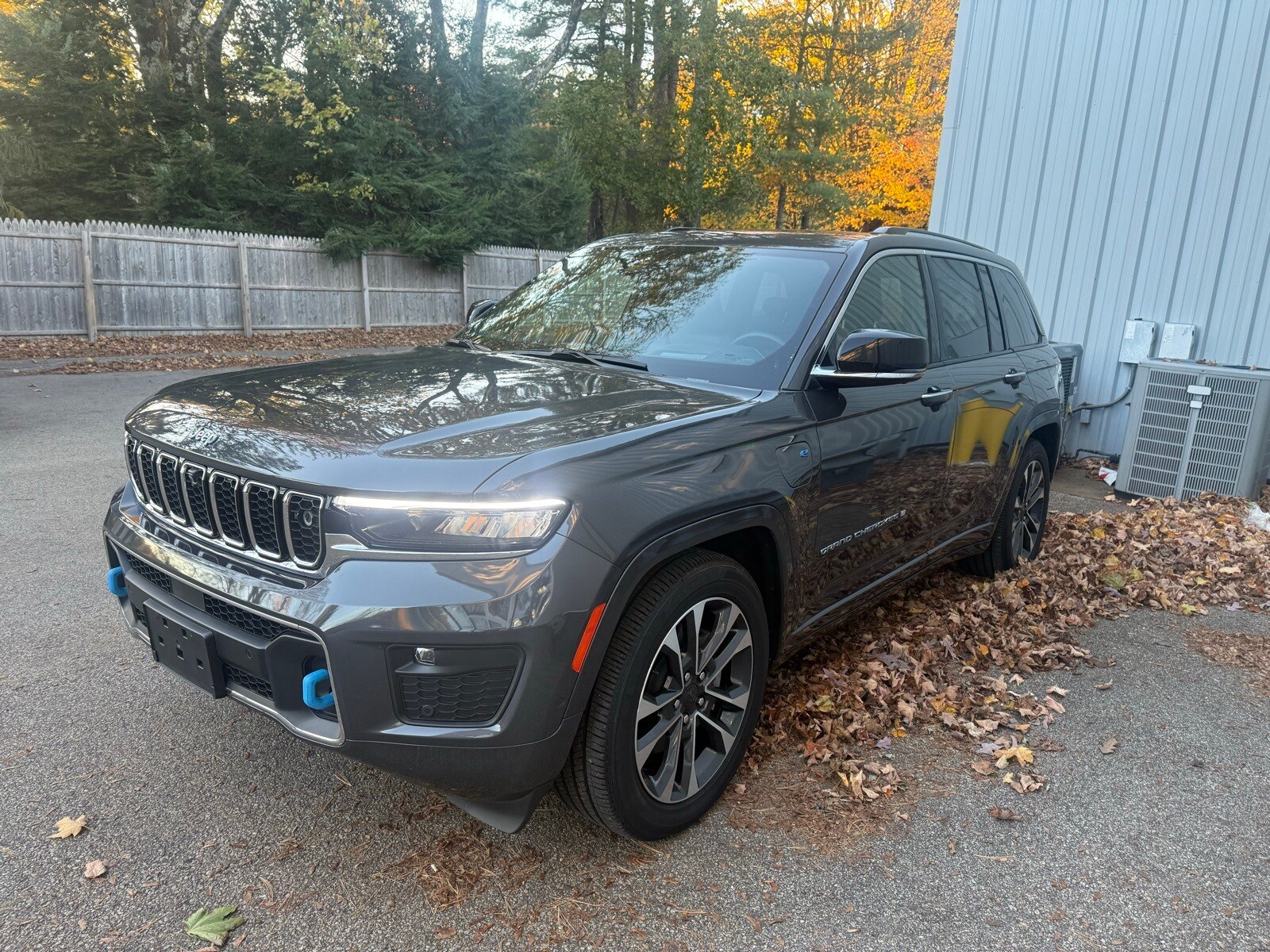 2023 Jeep Grand Cherokee Overland 4xe photo 2