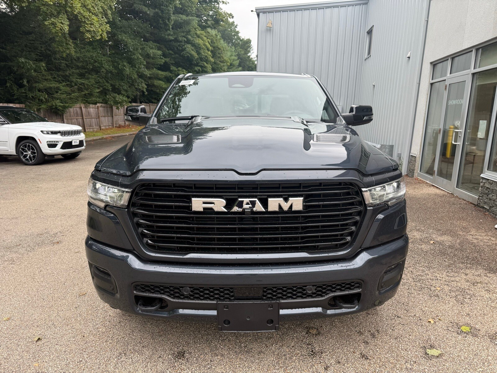 2025 Ram 1500 Laramie photo 2