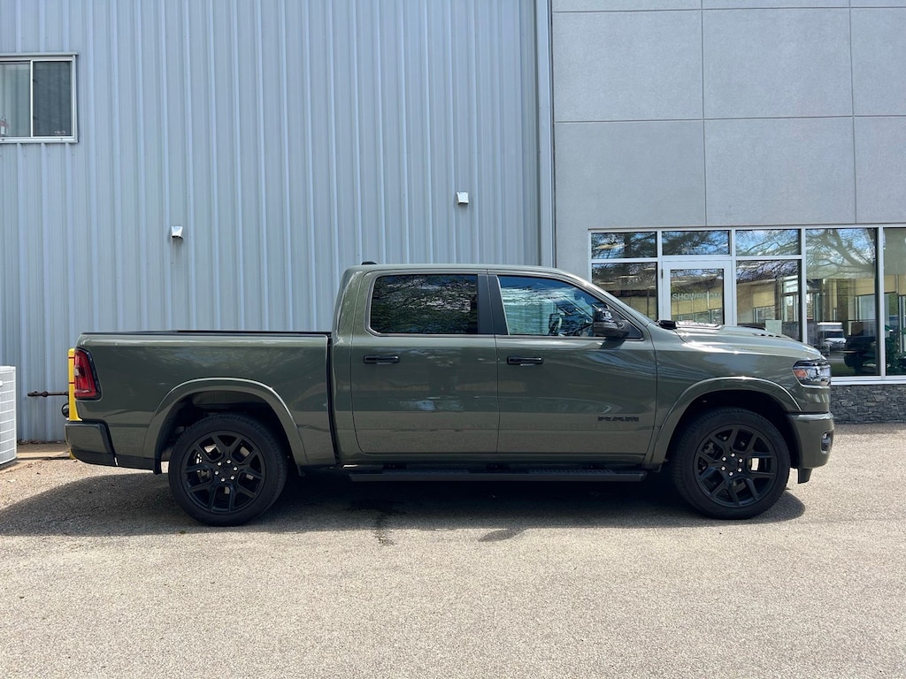New 2026 Ram 1500 LARAMIE CREW CAB 4X4 5'7 BOX Pickup