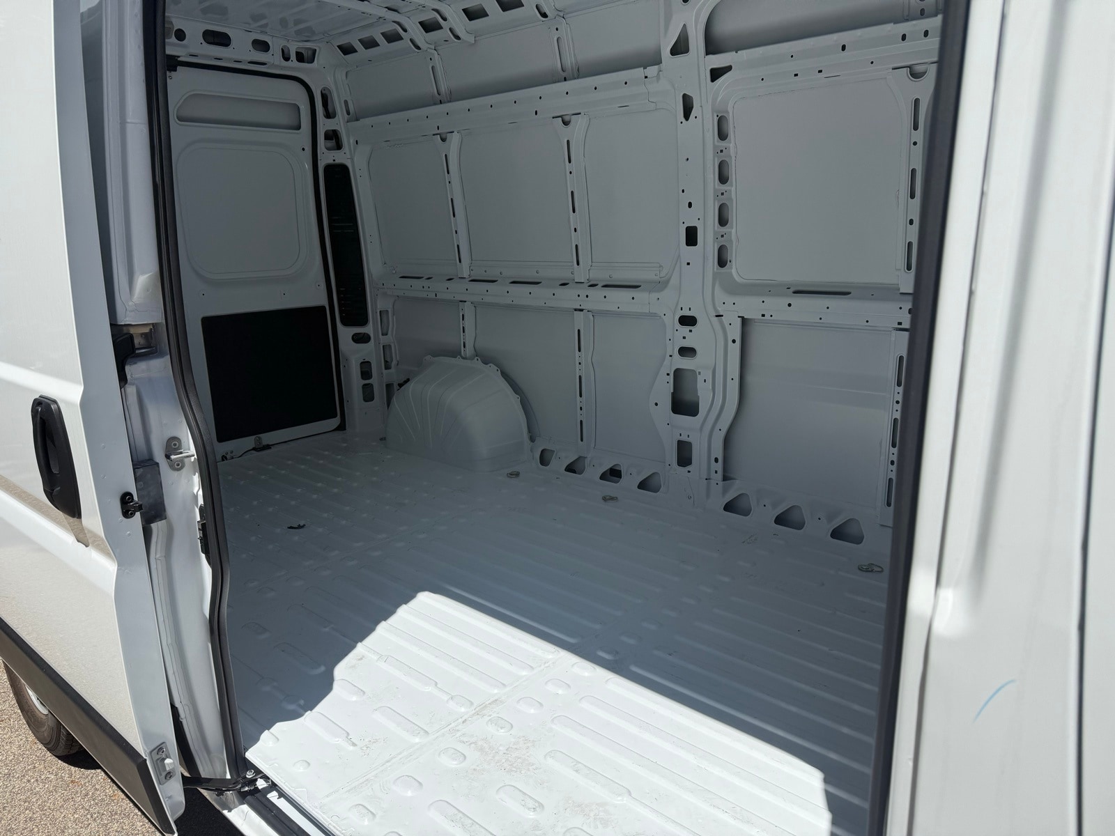 2025 Bright White Ram ProMaster Cargo Van PROMASTER 2500 TRADESMAN CARGO VAN HIGH ROOF 159' FWD Van