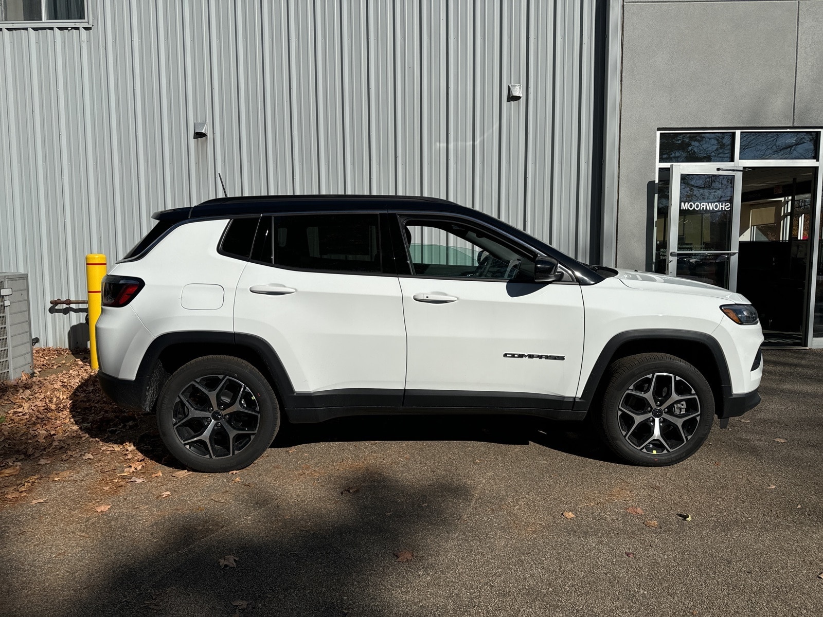 2025 Bright White Jeep Compass LIMITED 4X4 4X4 SUV