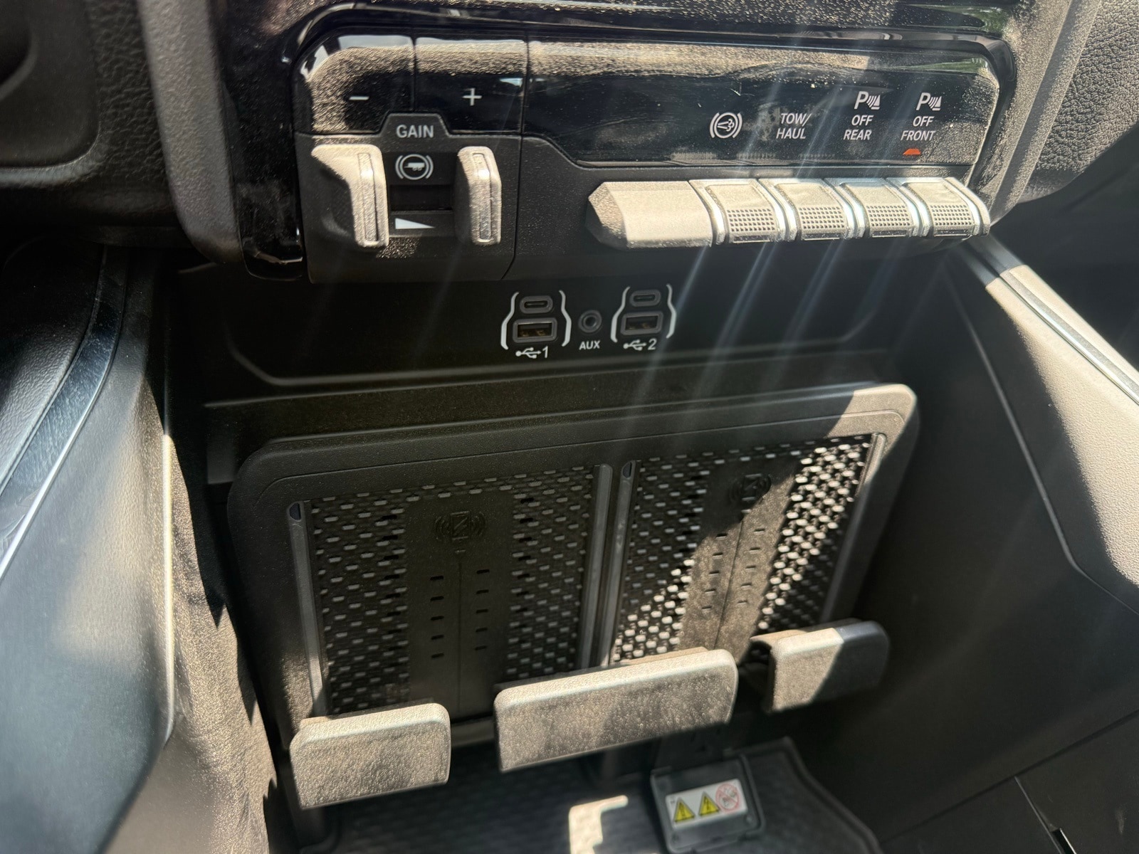 2025 Bright White Ram 2500 LARAMIE CREW CAB 4X4 6'4 BOX 4X4 Truck