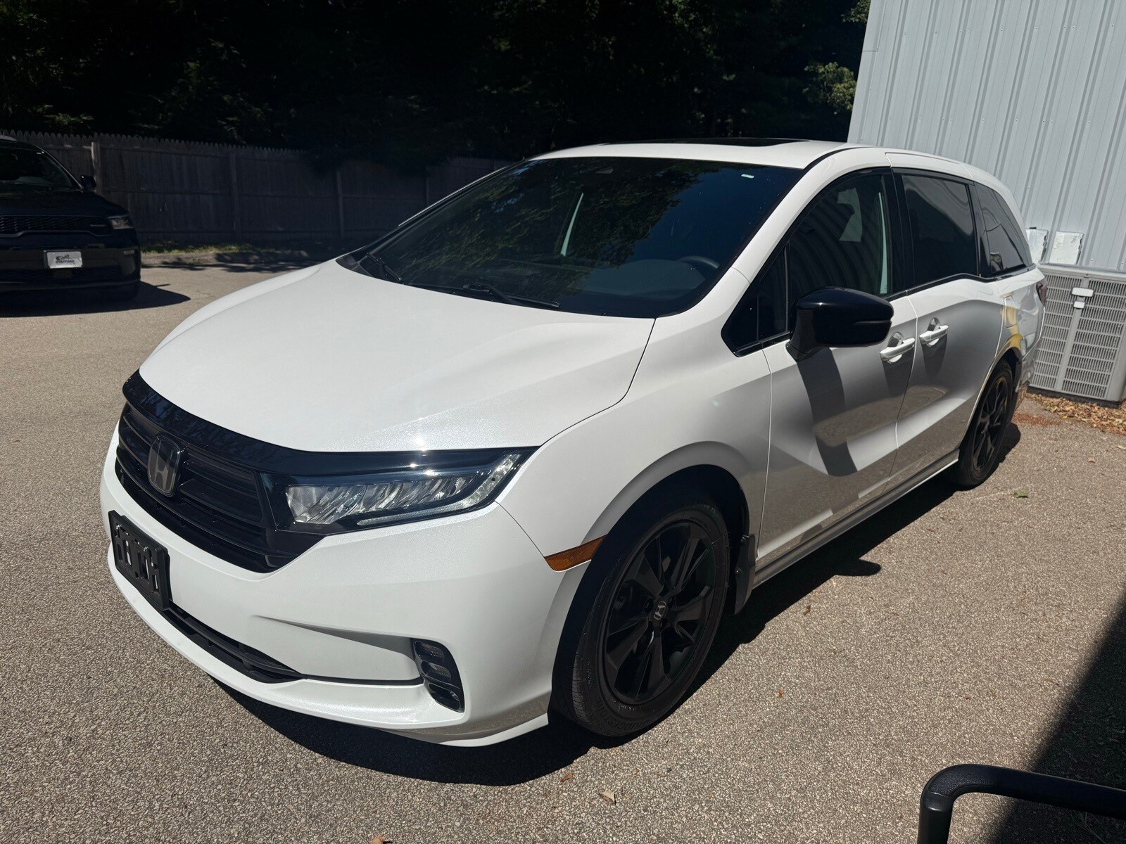 2024 Honda Odyssey Sport photo 3