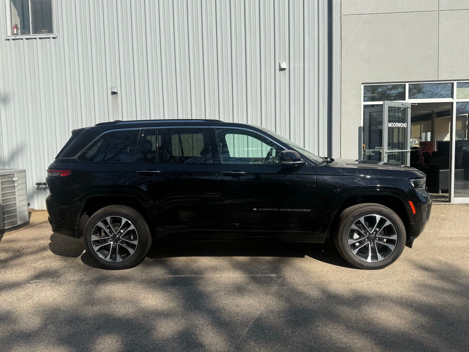 2022 Jeep Grand Cherokee Overland - Photo 7