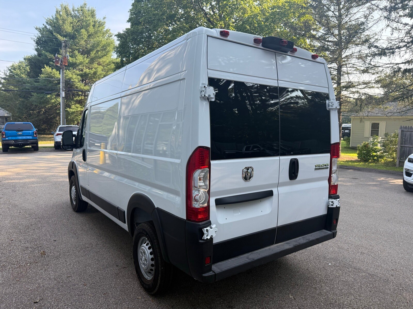2025 Bright White Ram ProMaster Cargo Van PROMASTER 1500 TRADESMAN CARGO VAN HIGH ROOF 136' FWD Van