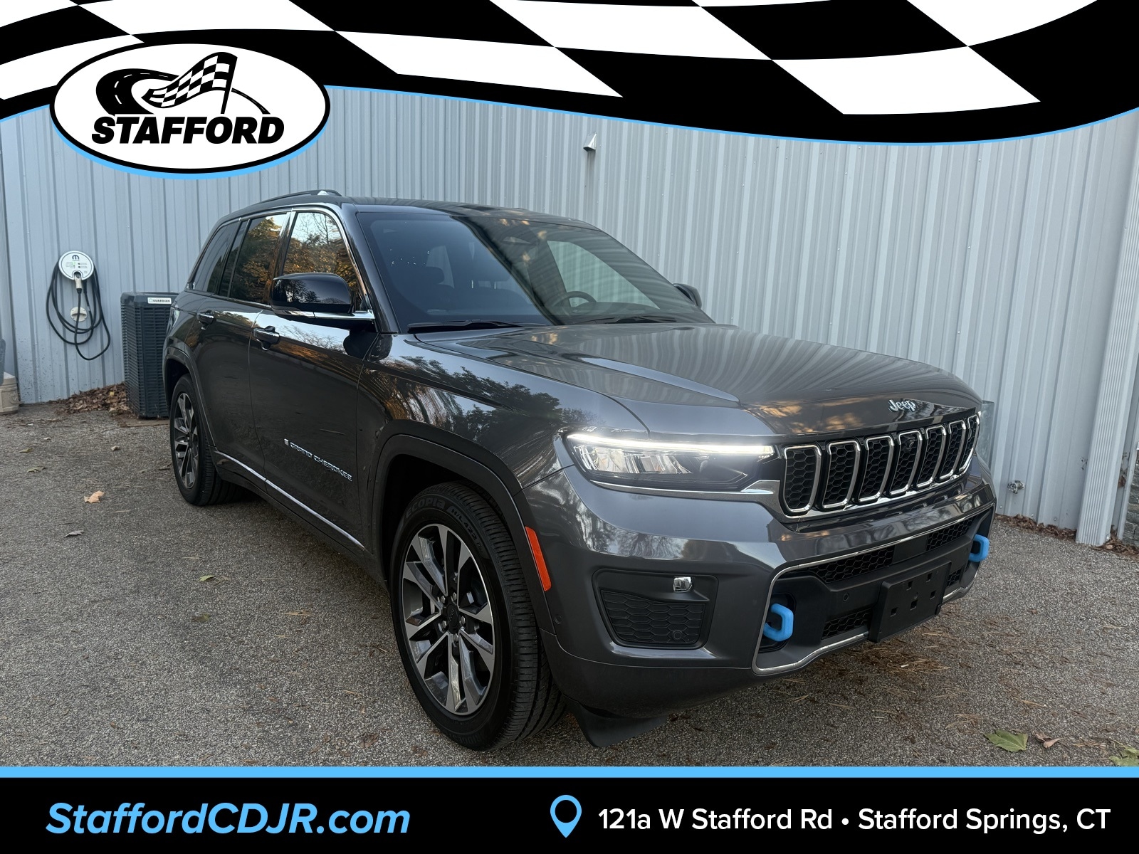 2023 Jeep Grand Cherokee Overland 4xe's photo