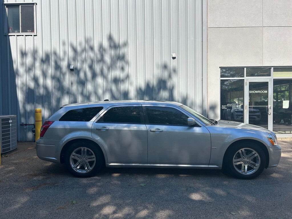 Used 2005 Dodge Magnum R/T Wagon