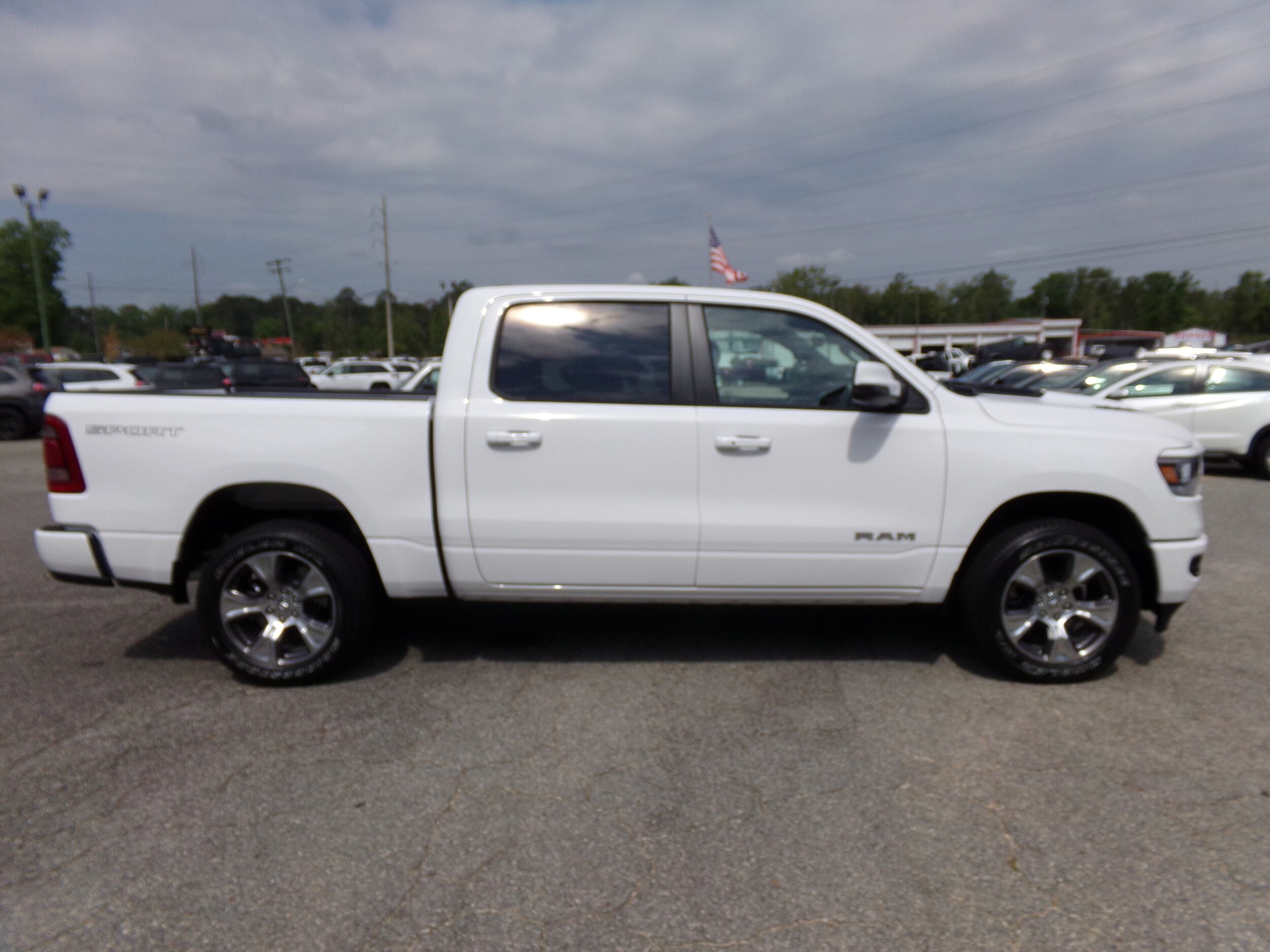 2023 Ram 1500 Laramie photo 3