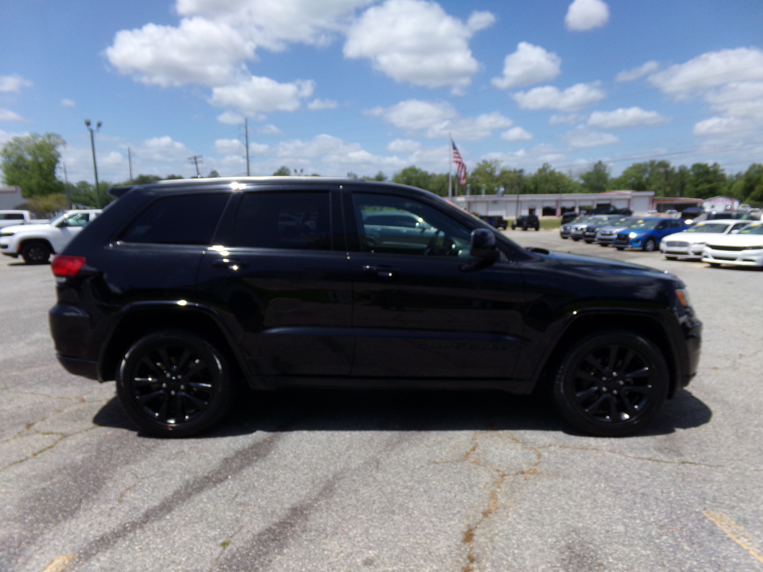 Certified 2017 Jeep Grand Cherokee Altitude with VIN 1C4RJEAG4HC952846 for sale in Thomasville, GA