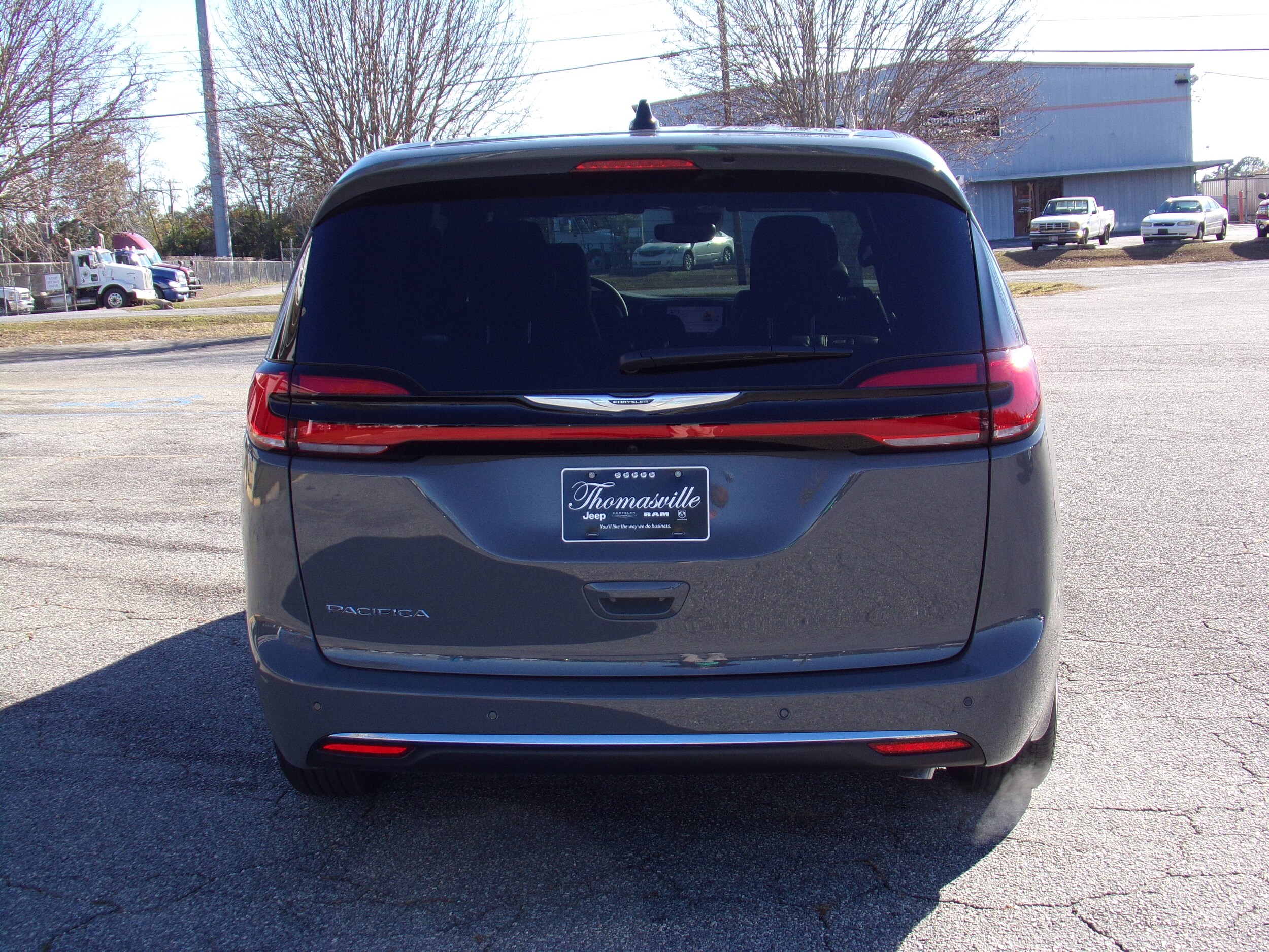 2025 Chrysler Pacifica photo 4