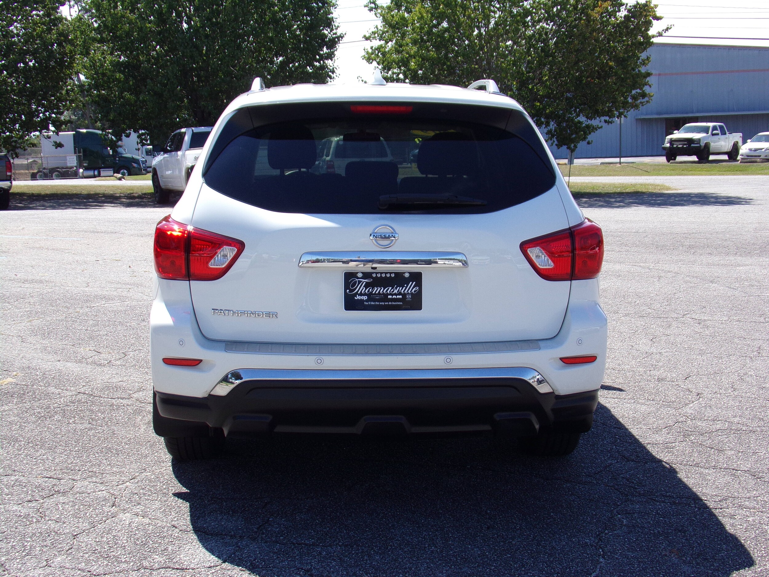 2019 Nissan Pathfinder S photo 4