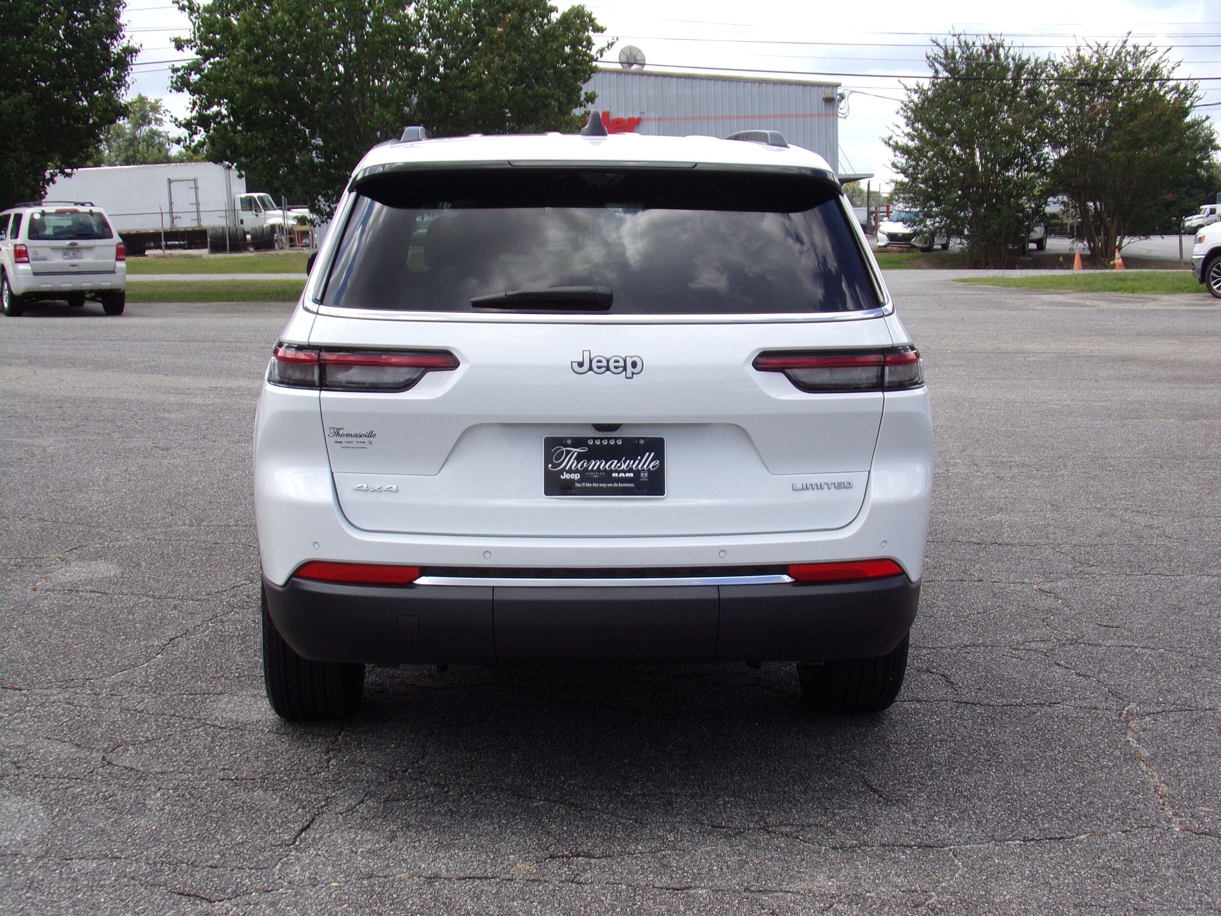2025 Jeep Grand Cherokee Limited photo 4
