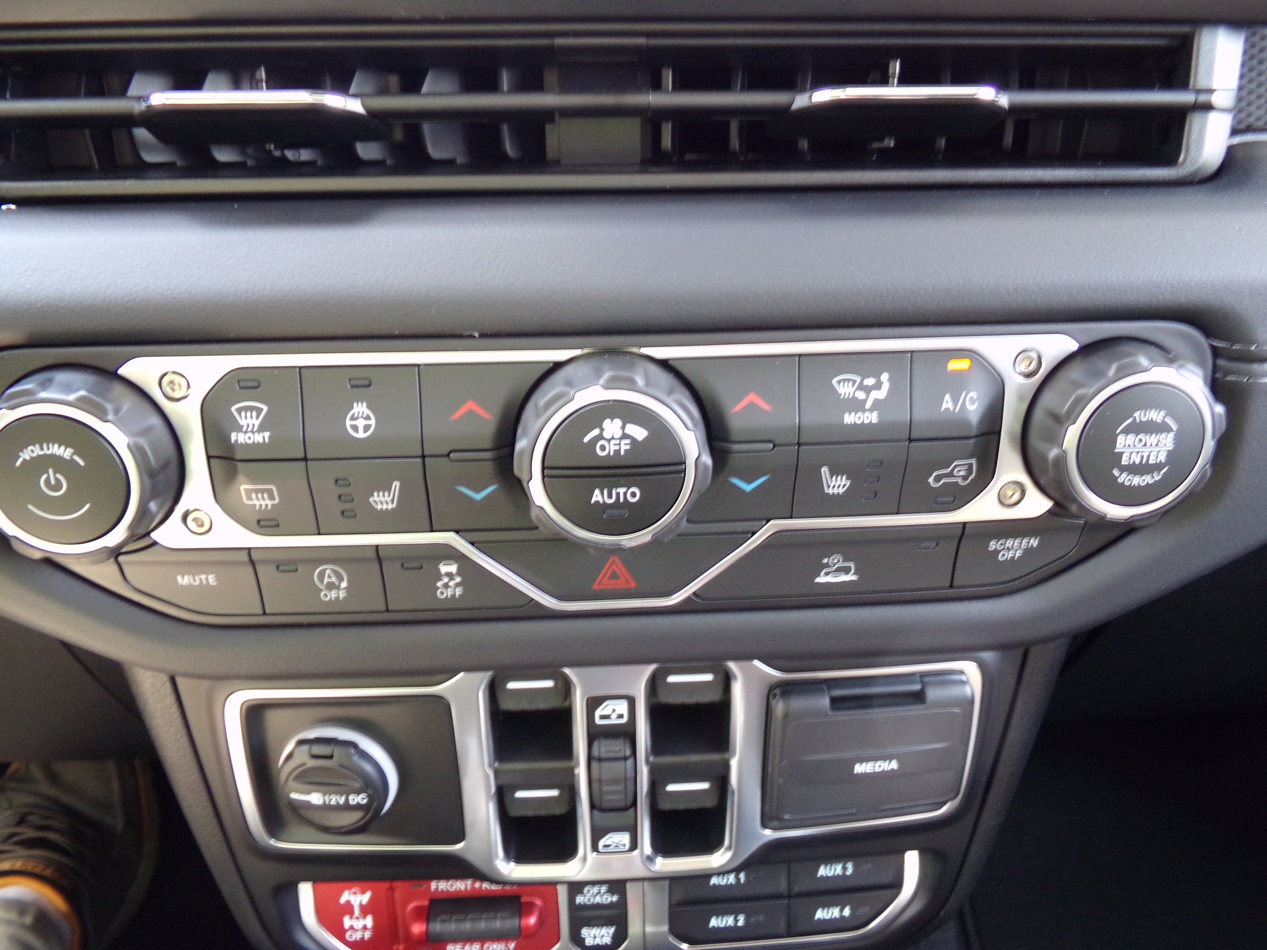 2025 Jeep Gladiator Rubicon - Photo 15