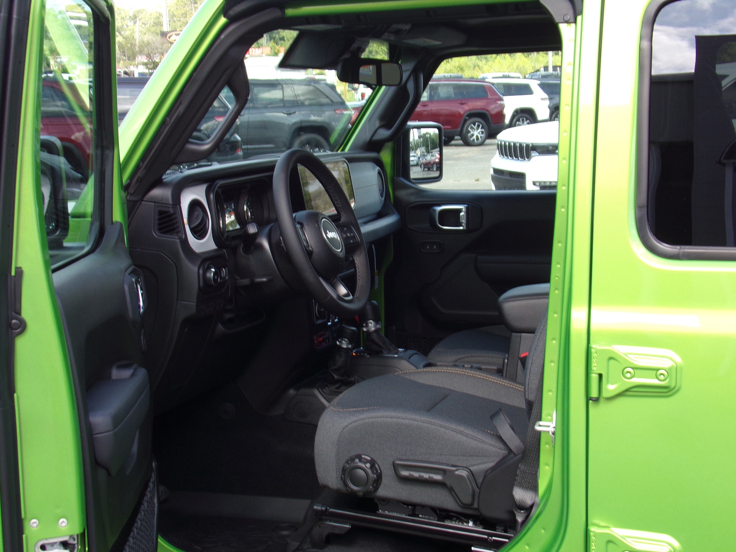 2025 Jeep Wrangler 4-Door Willys - Photo 6