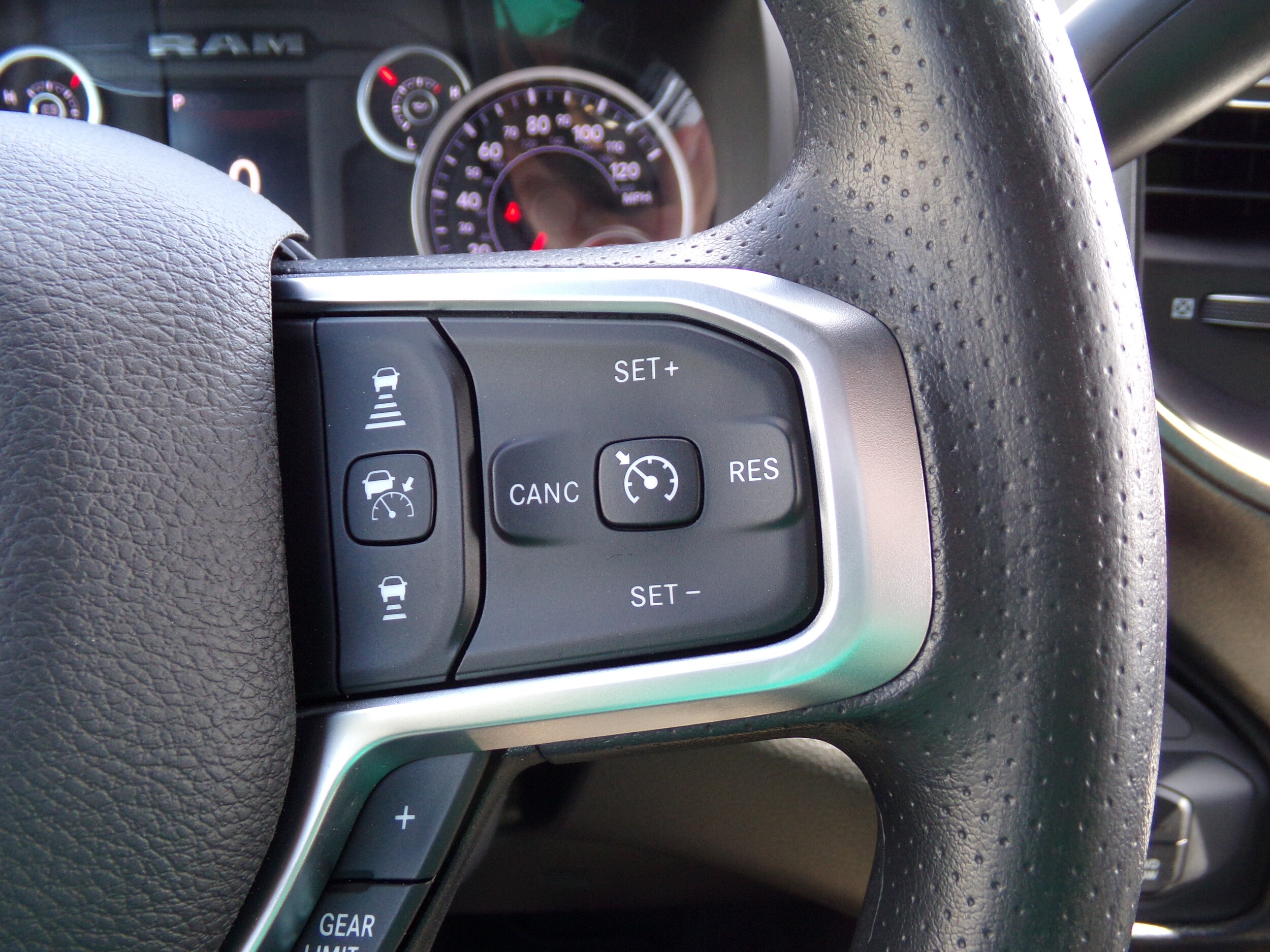 2025 RAM 2500 Tradesman - Photo 16