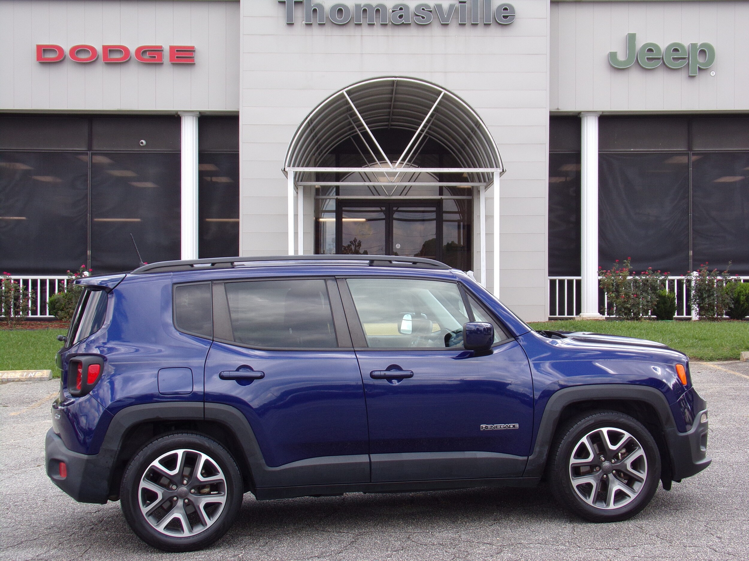 2018 Jeep Renegade Latitude North Edition photo 2