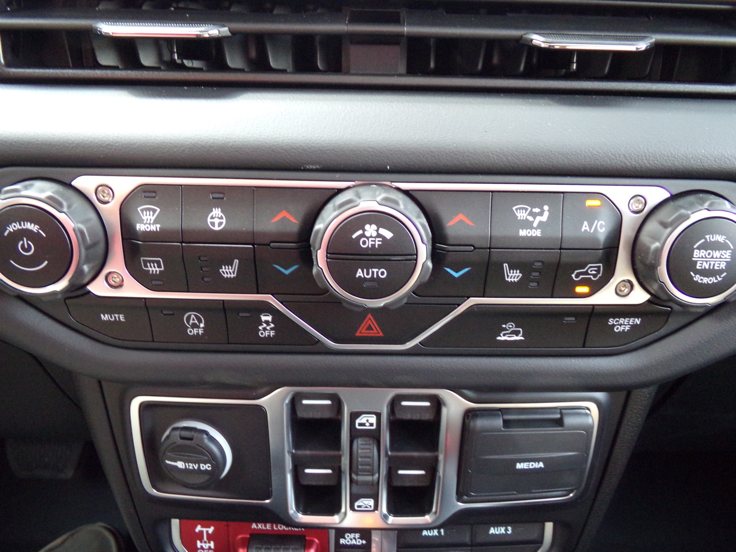 2025 Jeep Gladiator Mojave - Photo 15