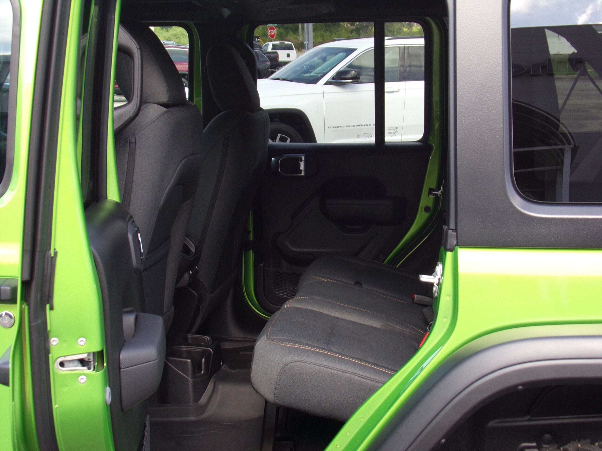 2025 Jeep Wrangler 4-Door Willys - Photo 7