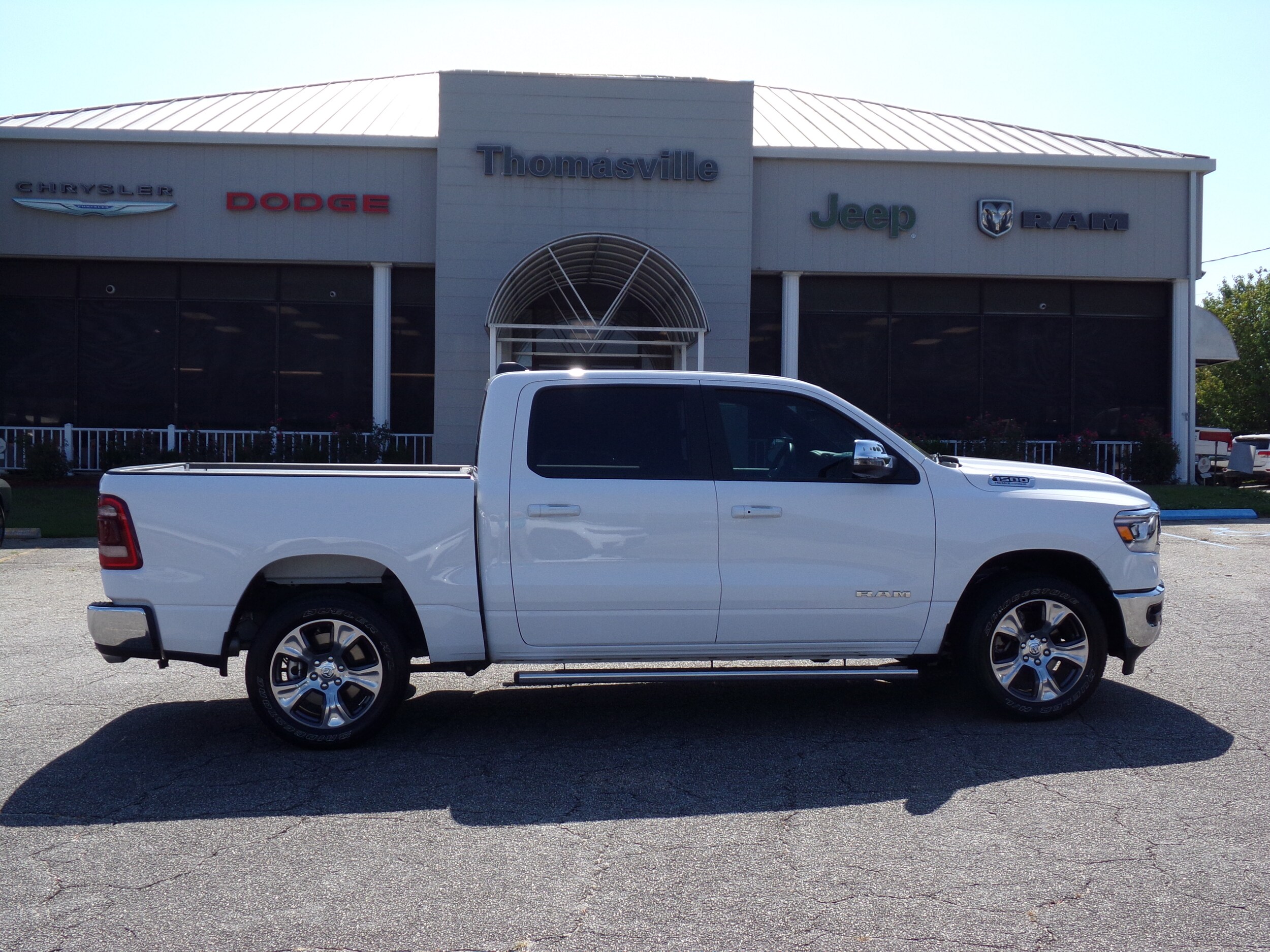 2023 Ram 1500 Laramie photo 3