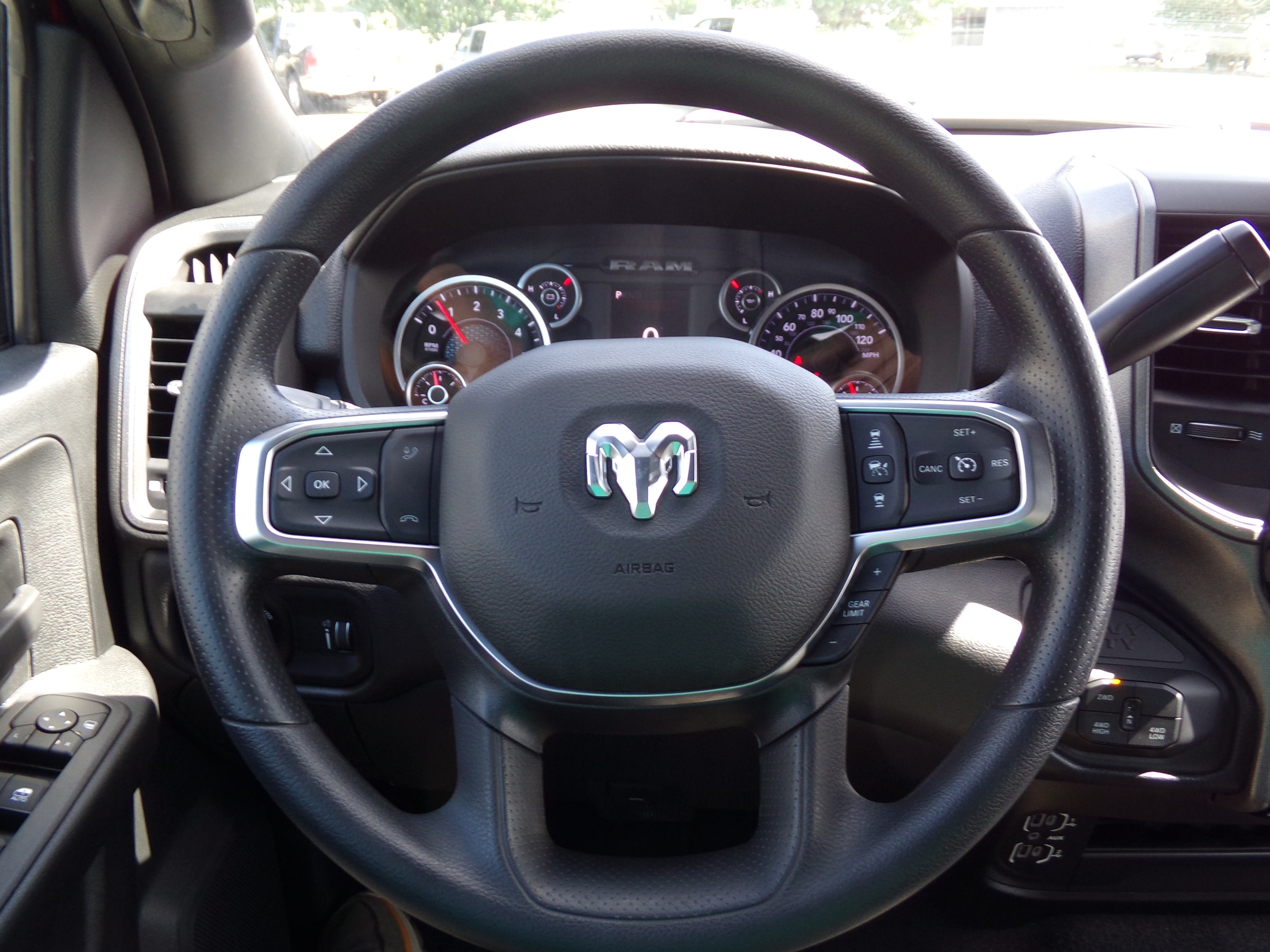 2025 RAM 2500 Tradesman - Photo 14