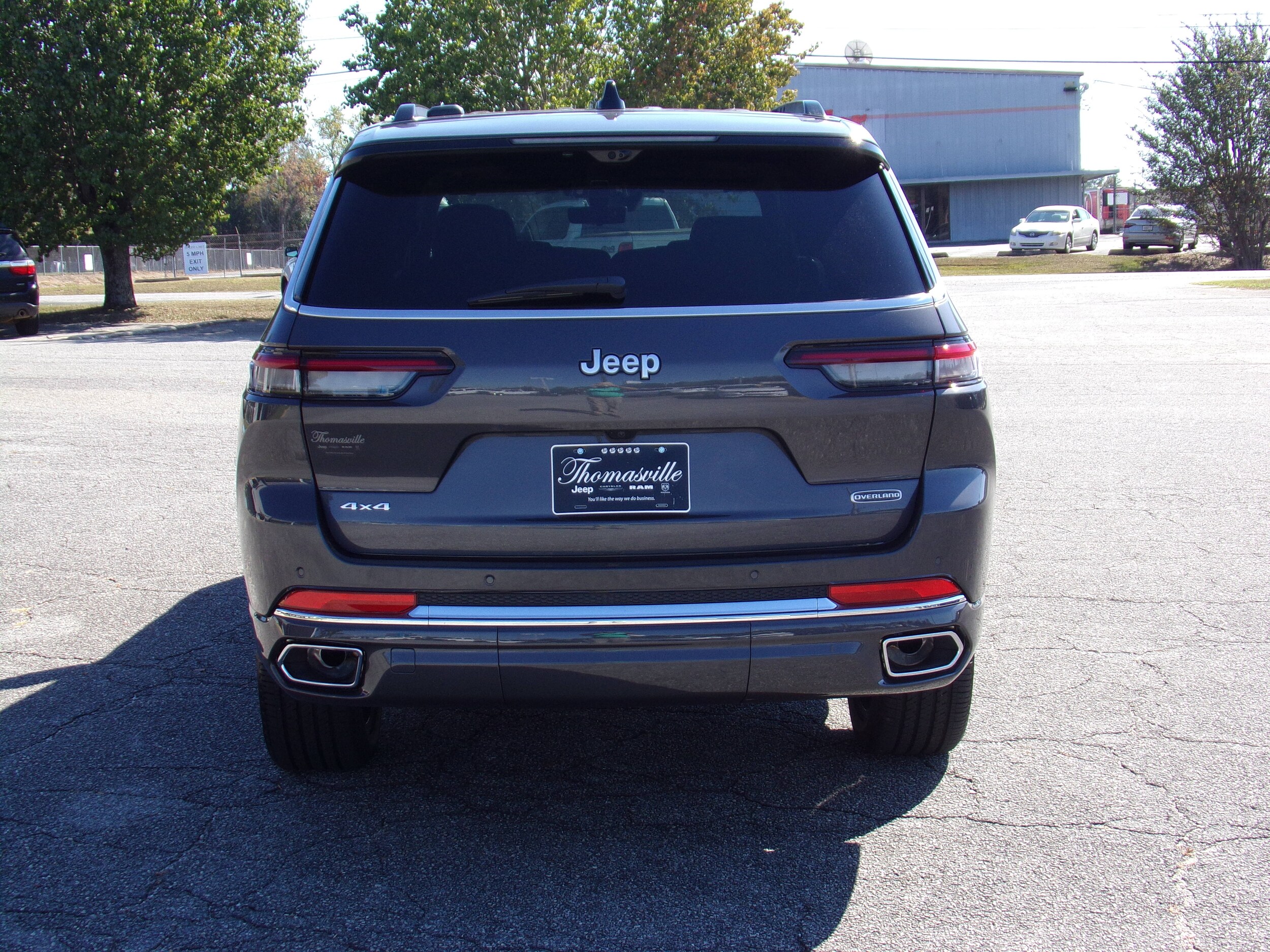 2025 Jeep Grand Cherokee Overland photo 3