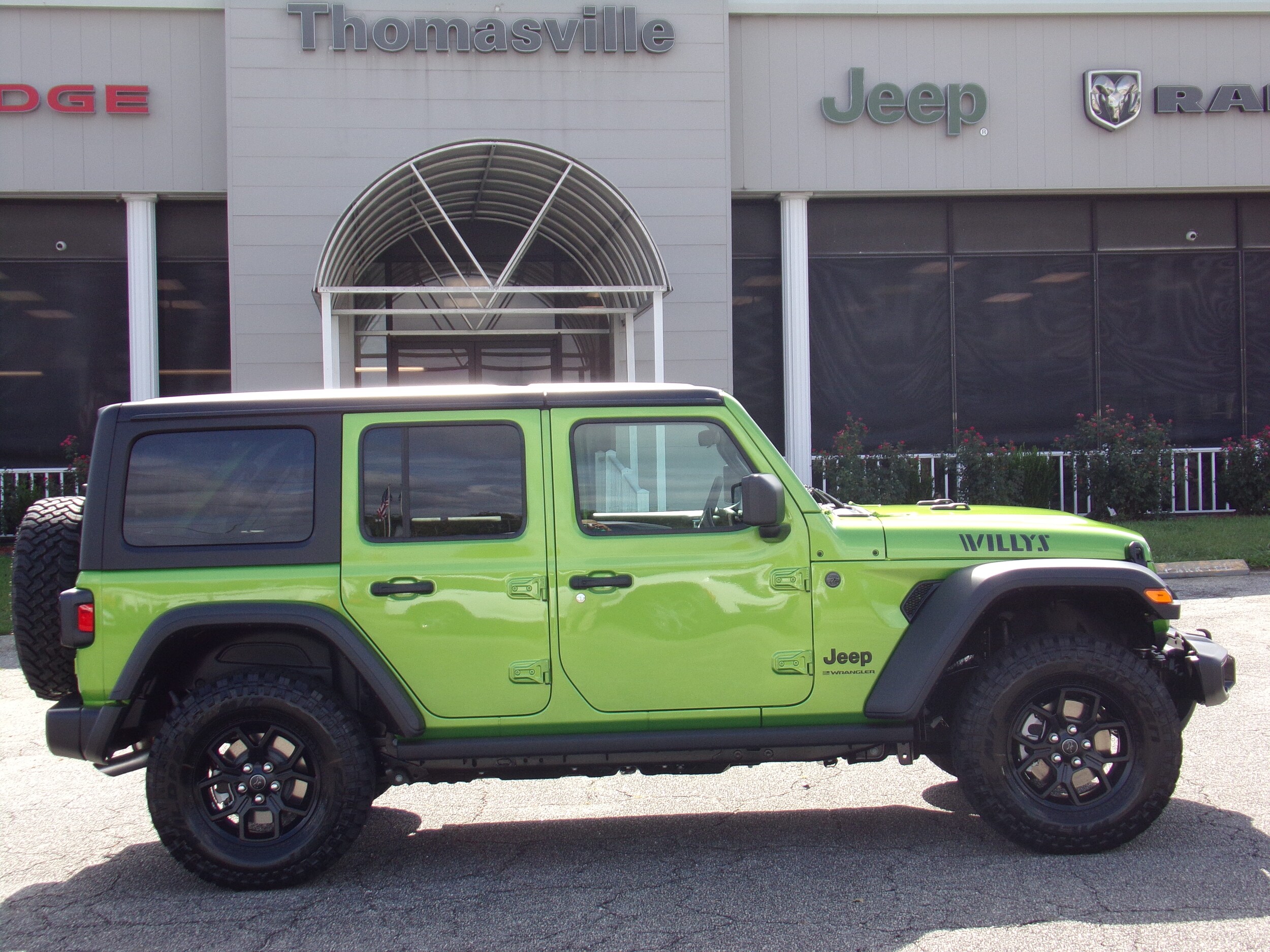 2025 Jeep Wrangler Willys photo 3