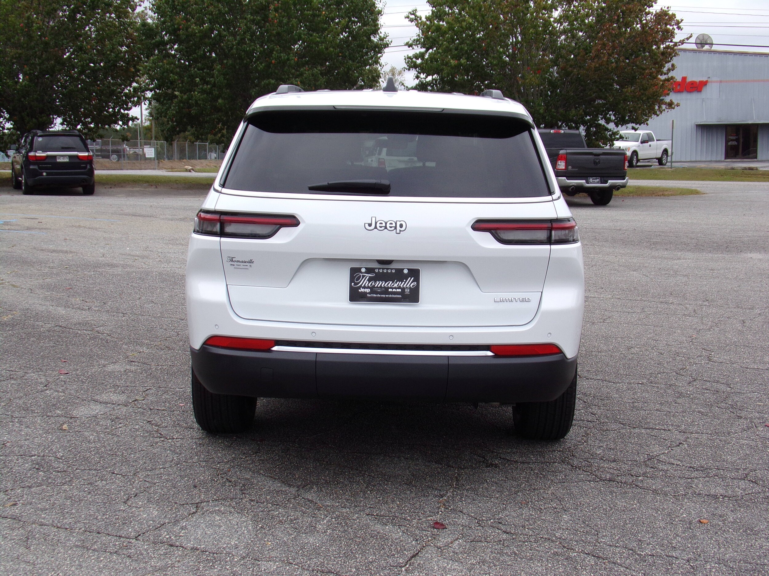 2025 Jeep Grand Cherokee Limited photo 4