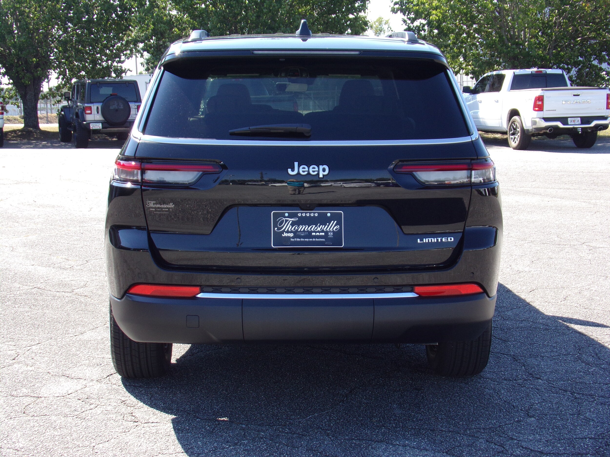2025 Jeep Grand Cherokee Limited photo 2