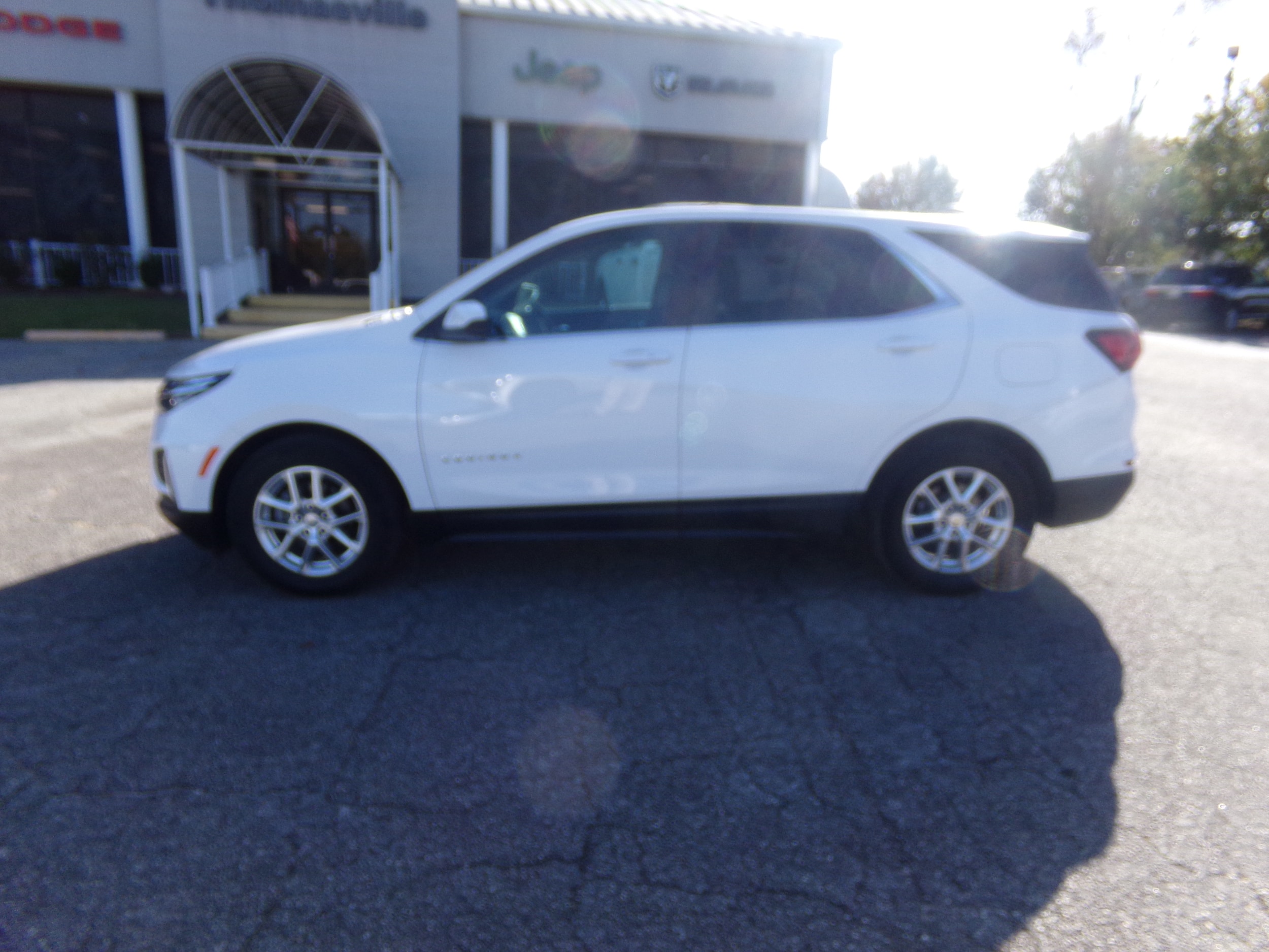 Used 2022 Chevrolet Equinox LT with VIN 2GNAXJEV2N6115652 for sale in Thomasville, GA